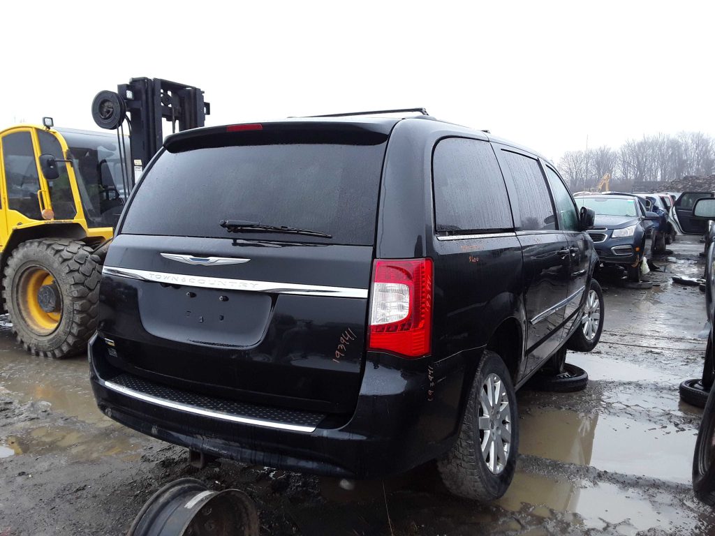 CHRYSLER TOWN & COUNTRY 2015