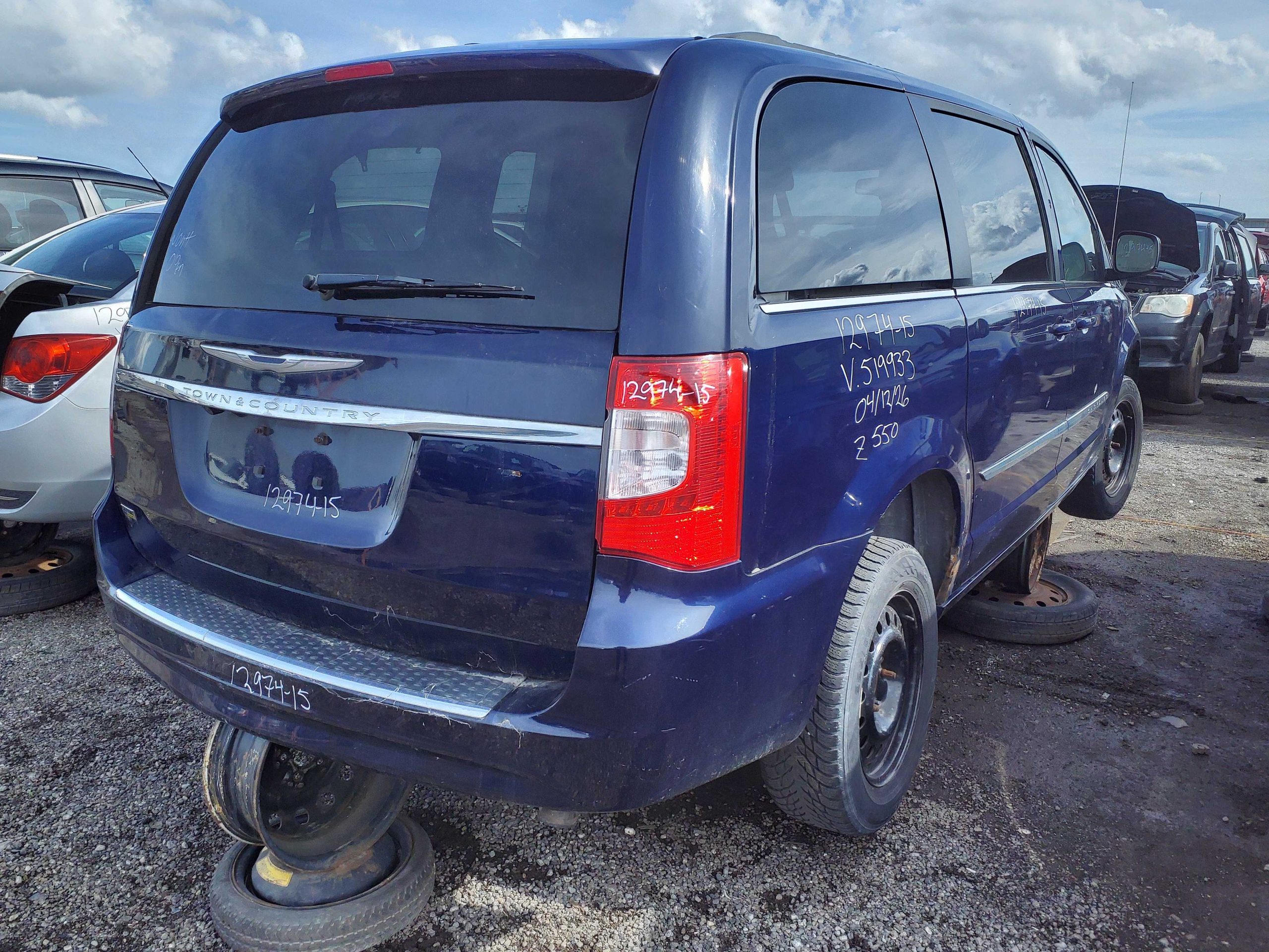CHRYSLER TOWN & COUNTRY 2015