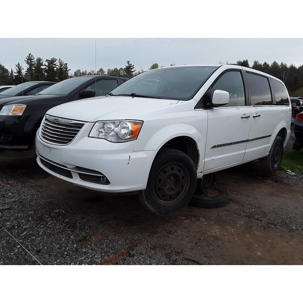 CHRYSLER TOWN & COUNTRY 2016