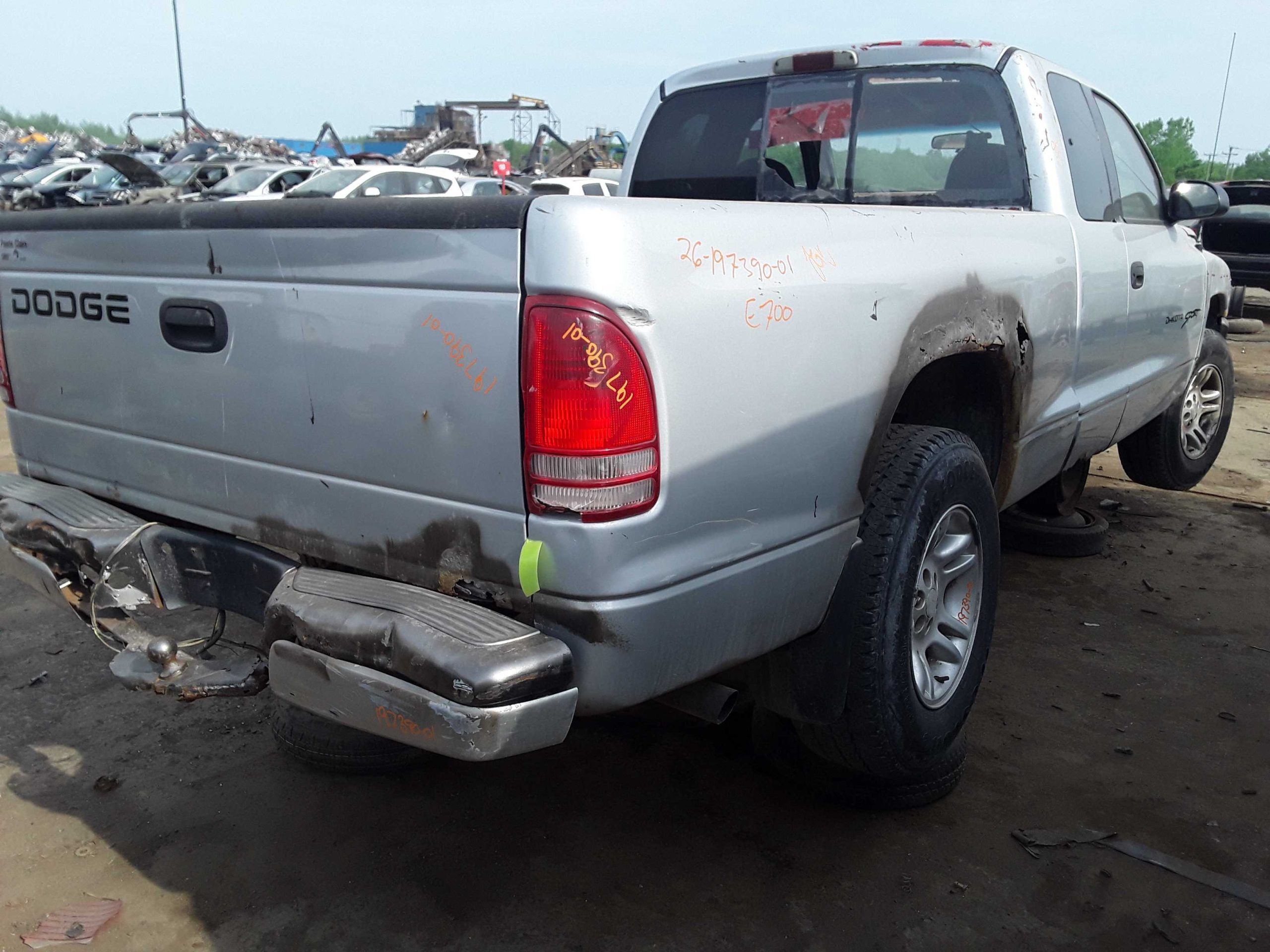 DODGE DAKOTA 2001
