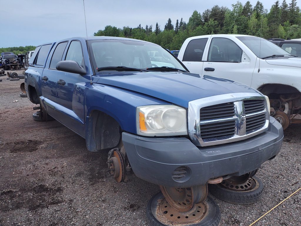 DODGE DAKOTA 2005