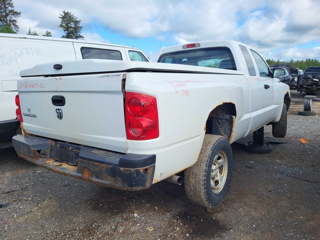 DODGE DAKOTA 2006