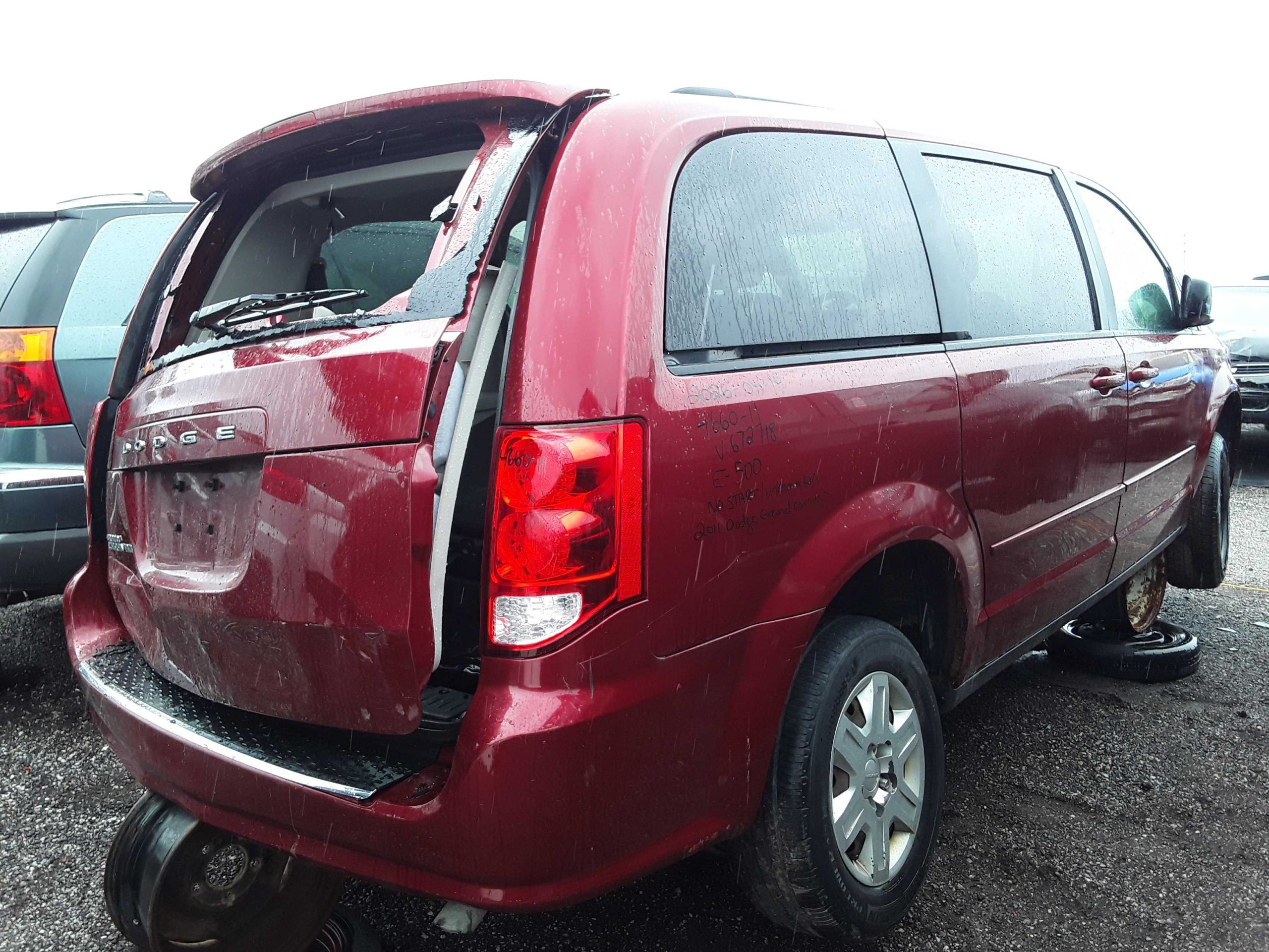 DODGE GRAND CARAVAN 2011