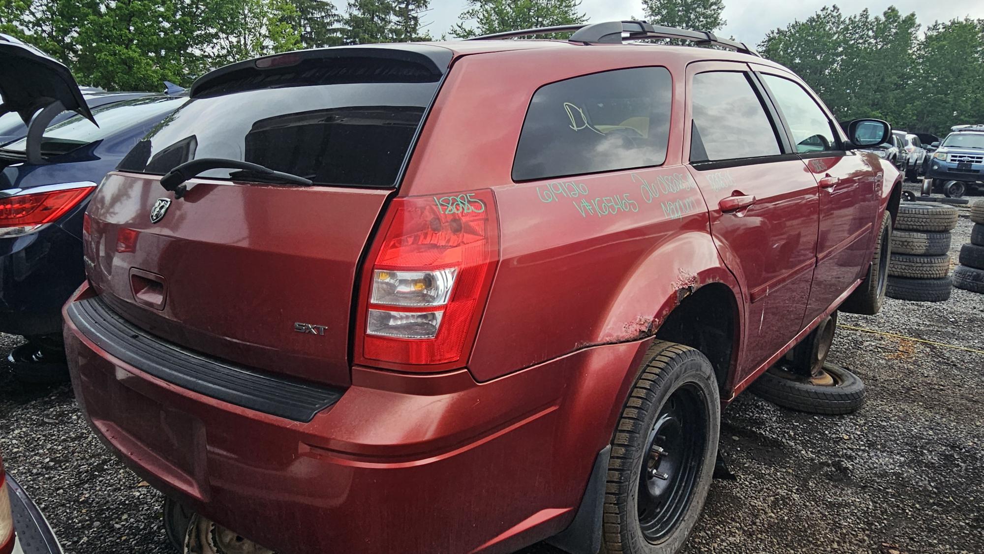 DODGE MAGNUM 2005