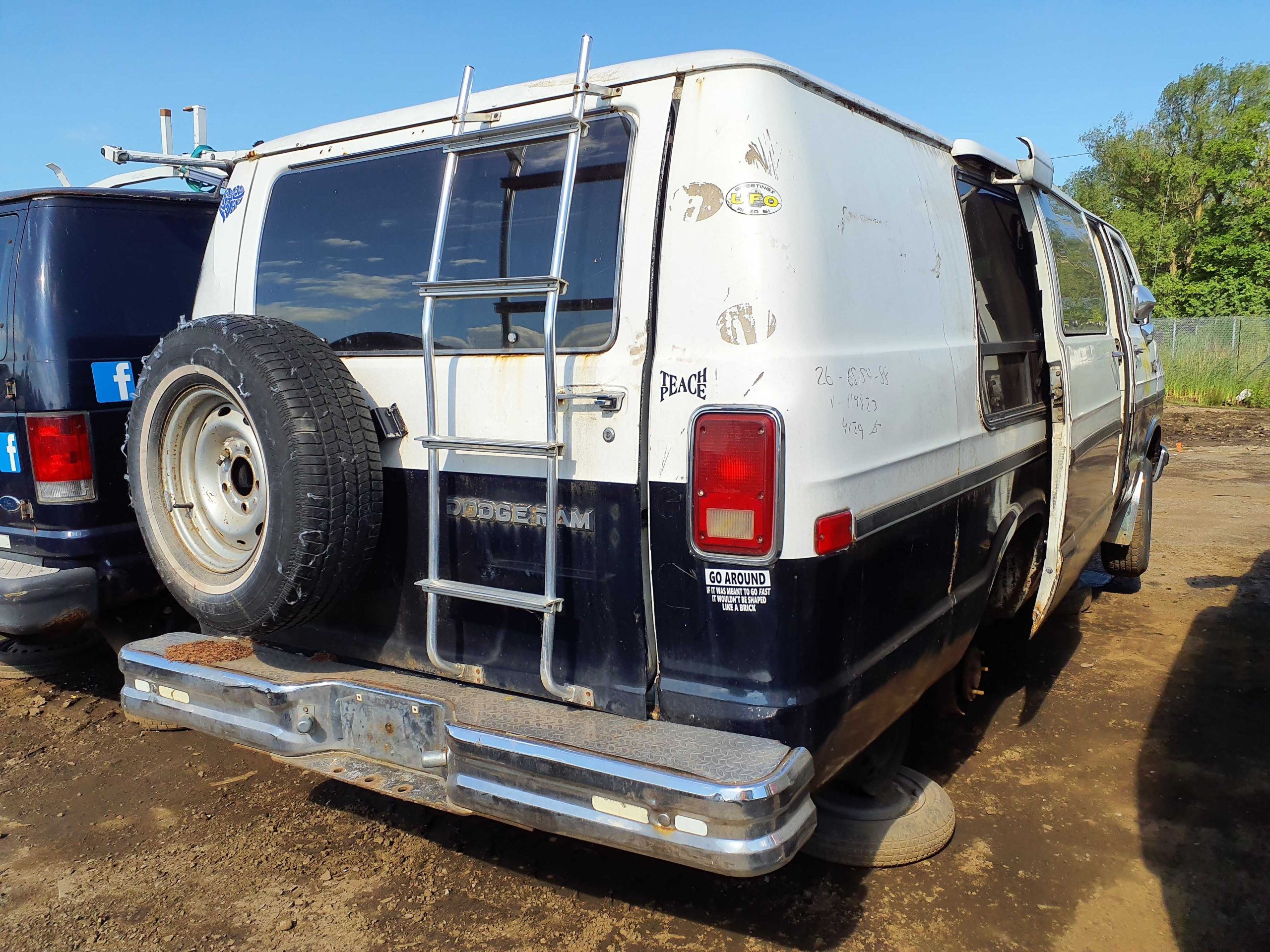 DODGE RAM VAN 1988