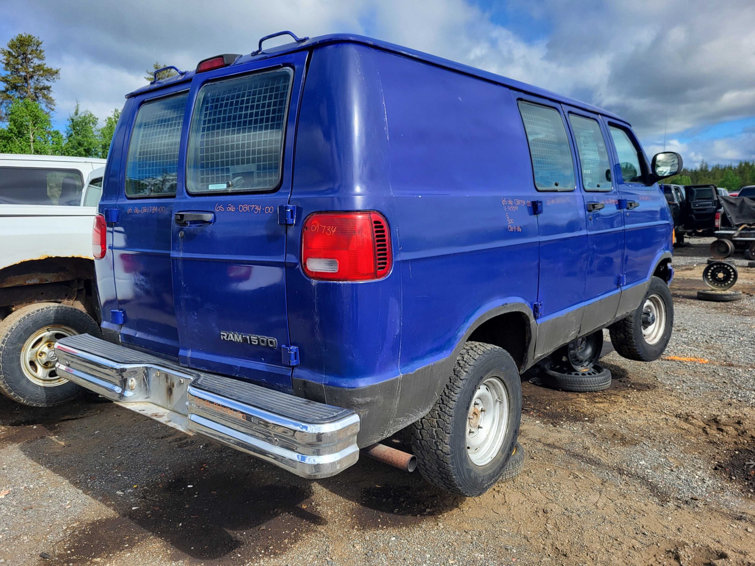 DODGE RAM VAN 2000