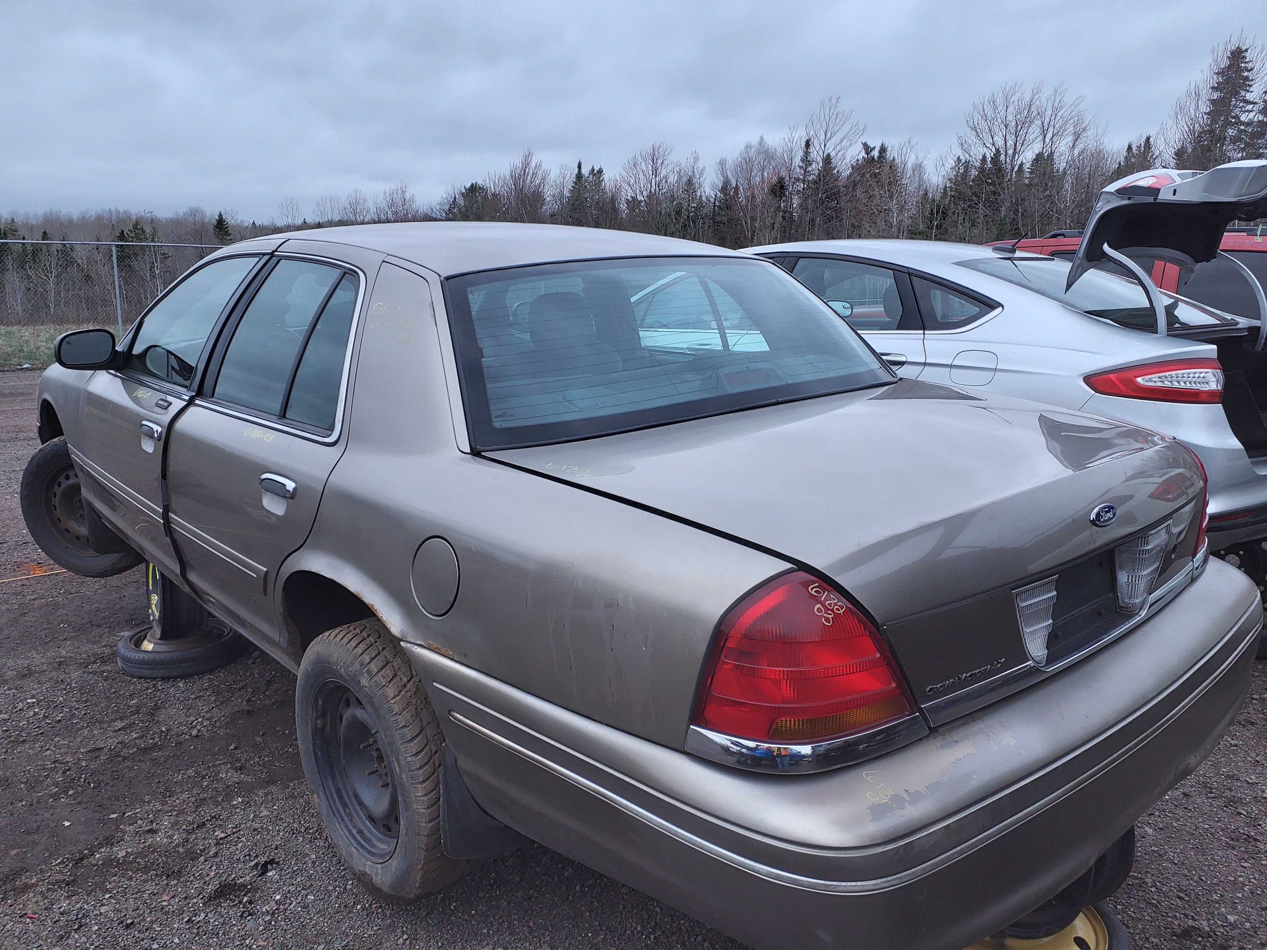 FORD CROWN VICTORIA 2003