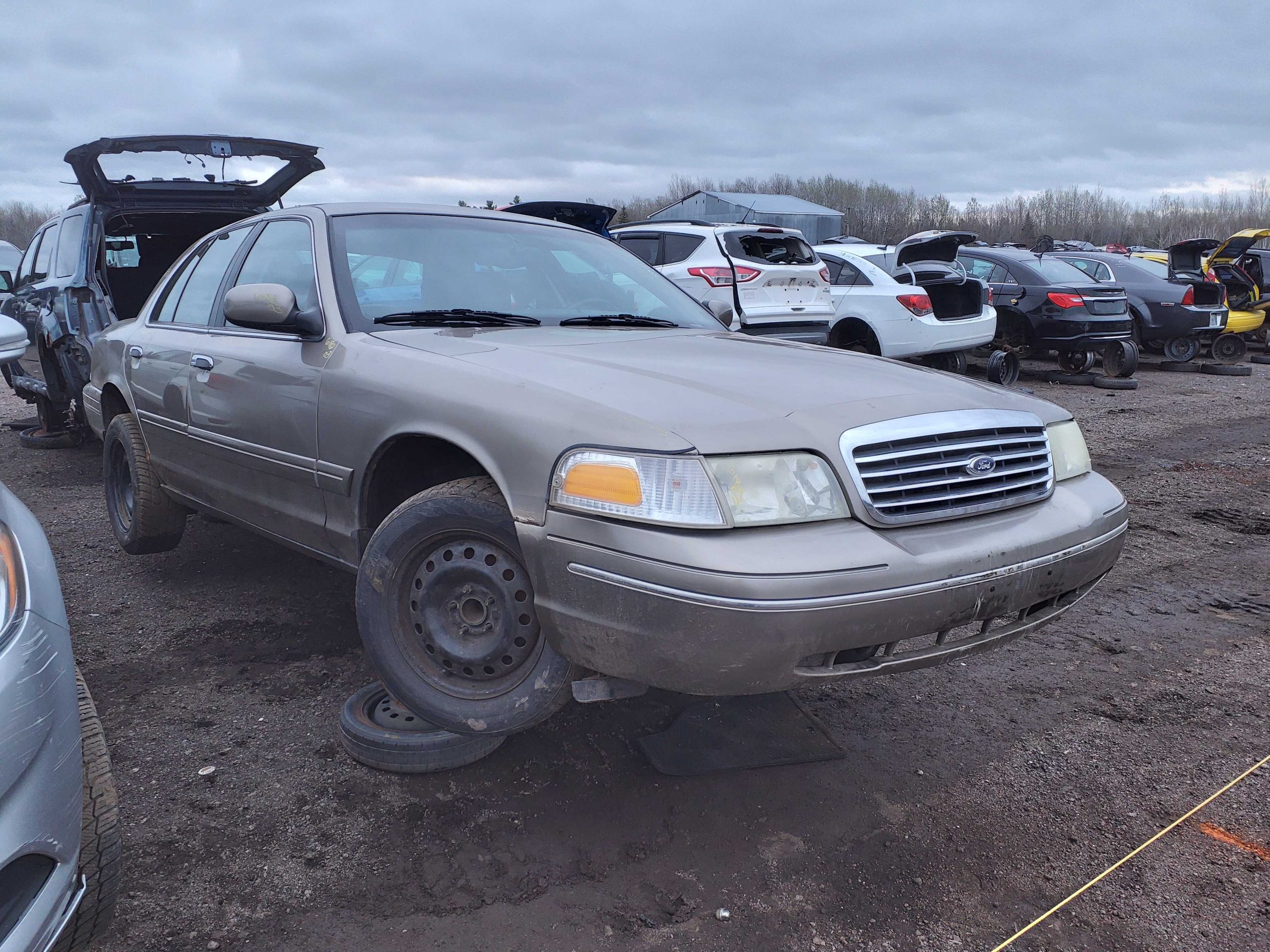 FORD CROWN VICTORIA 2003