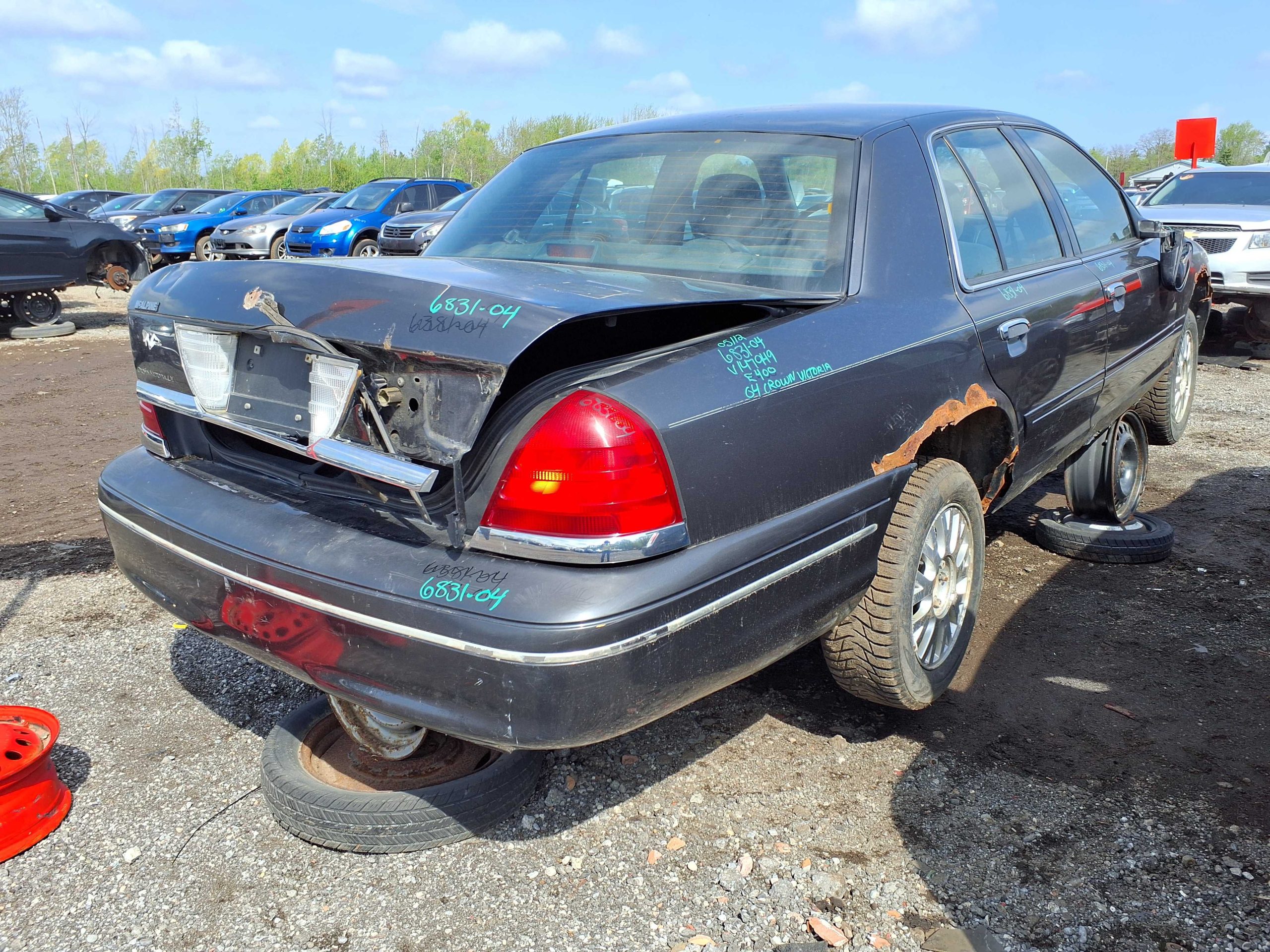 FORD CROWN VICTORIA 2004