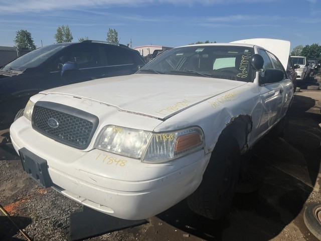 FORD CROWN VICTORIA 2011