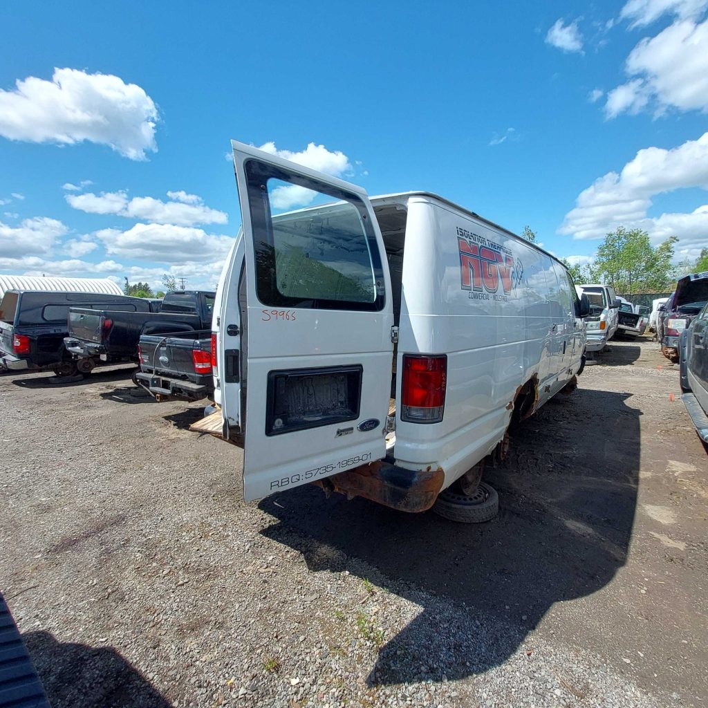 FORD ECONOLINE 2011