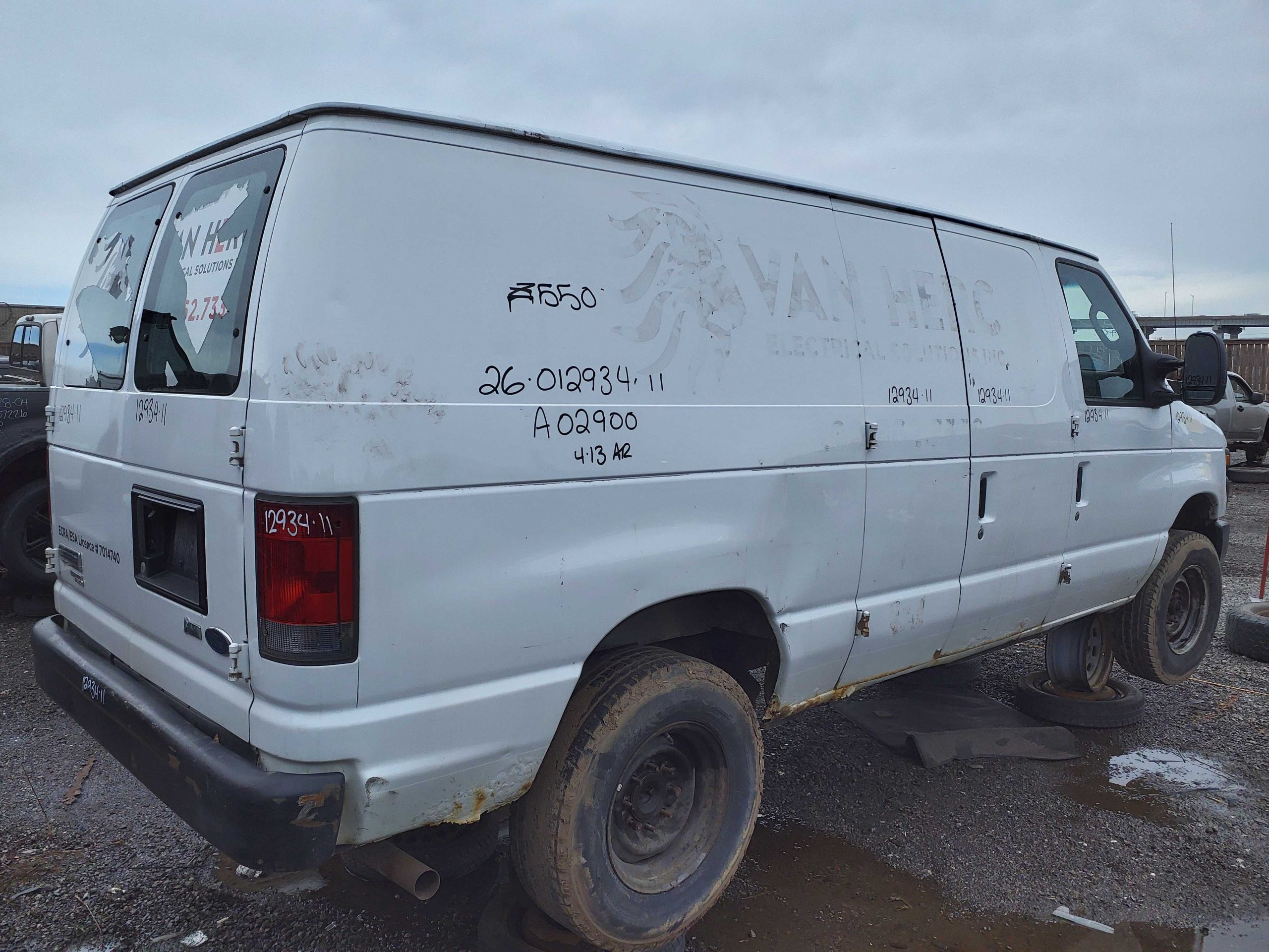 FORD ECONOLINE 2011