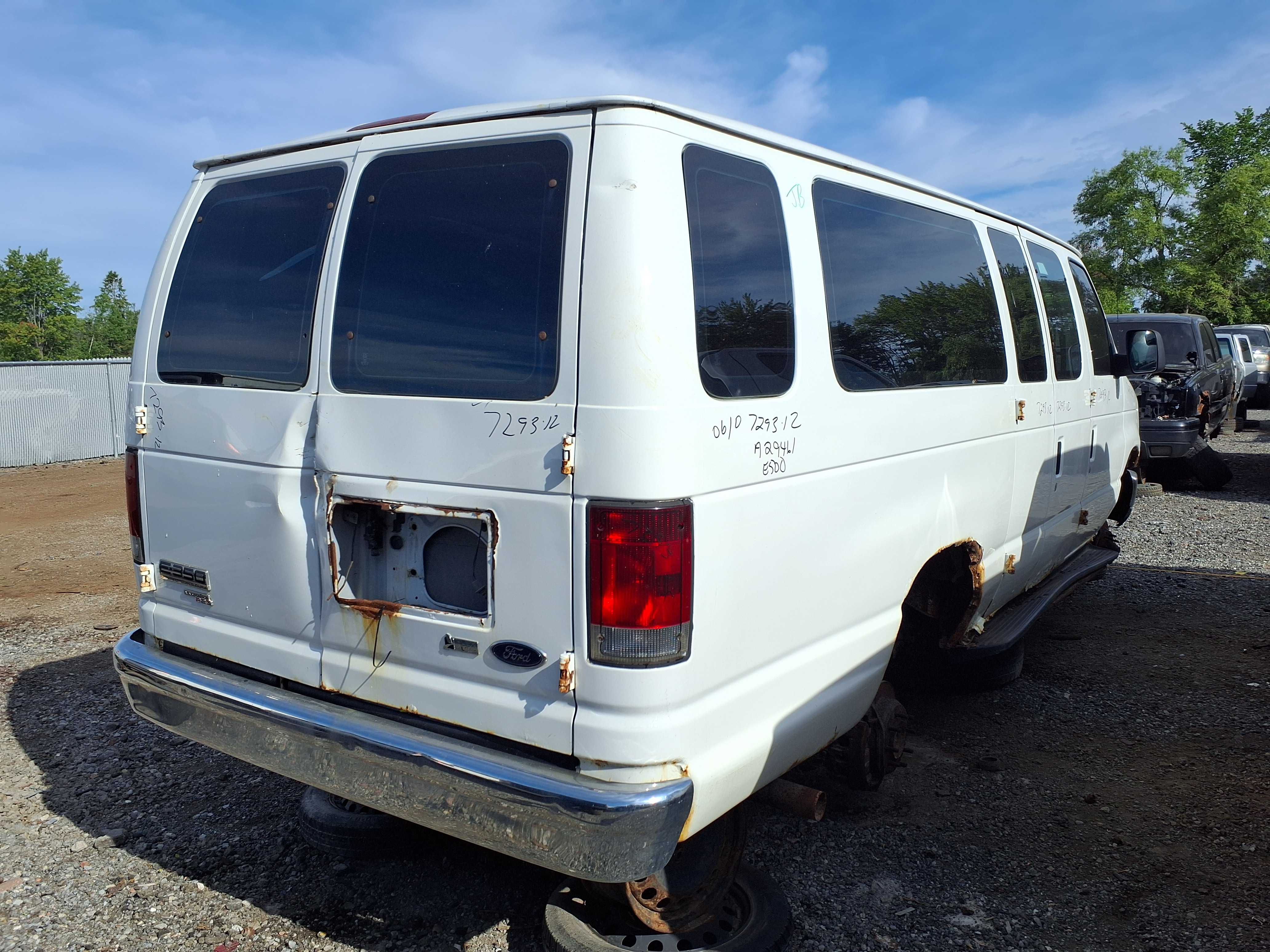 FORD ECONOLINE 2012