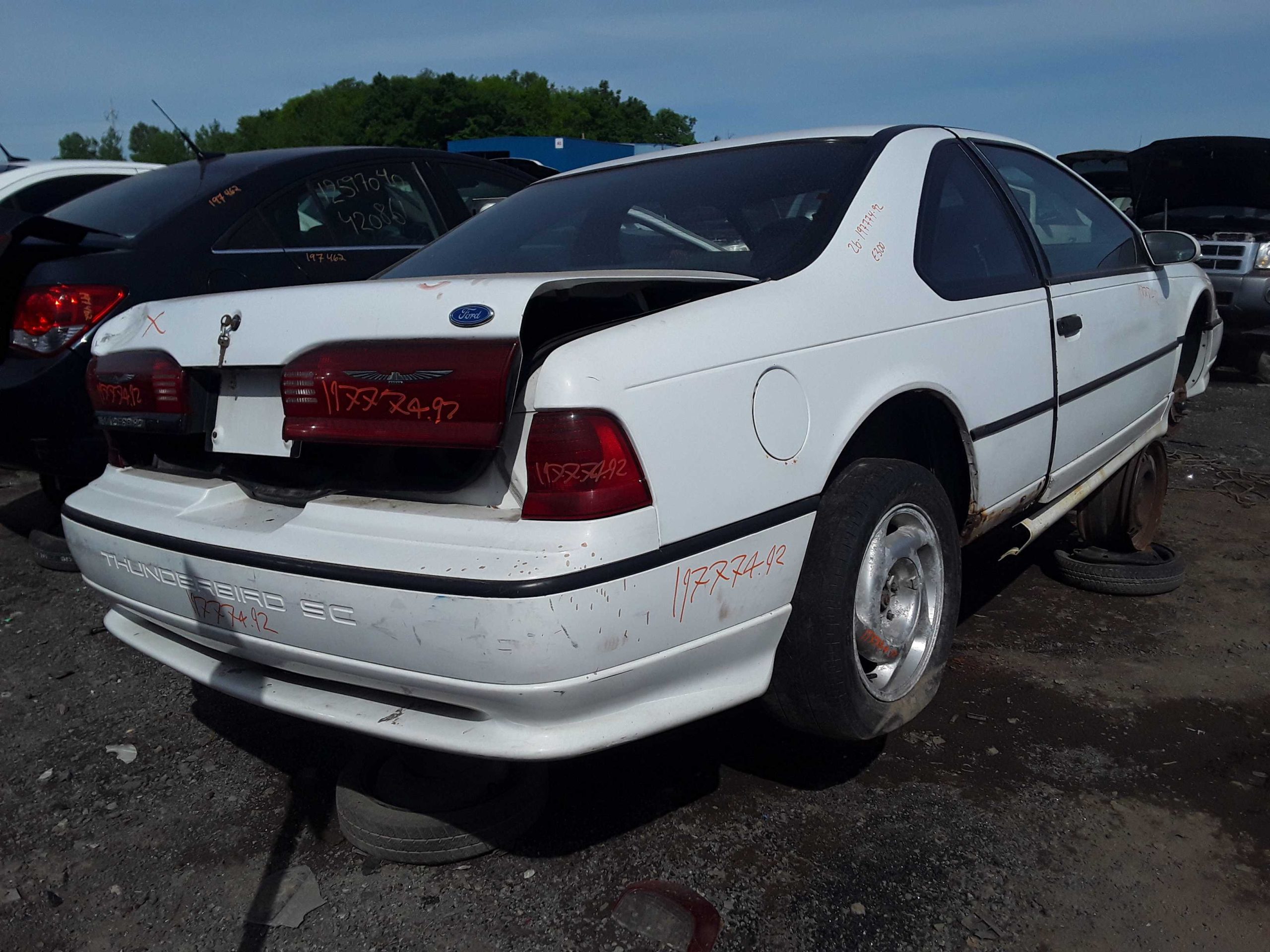FORD THUNDERBIRD 1992