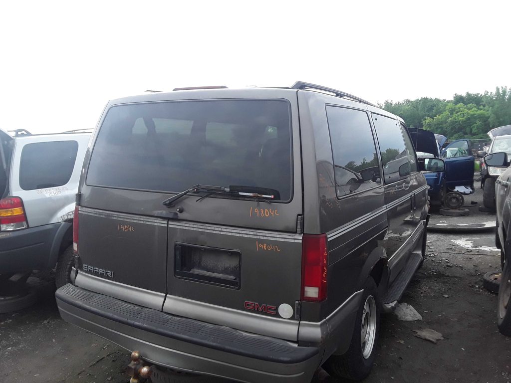 GMC SAFARI 2002