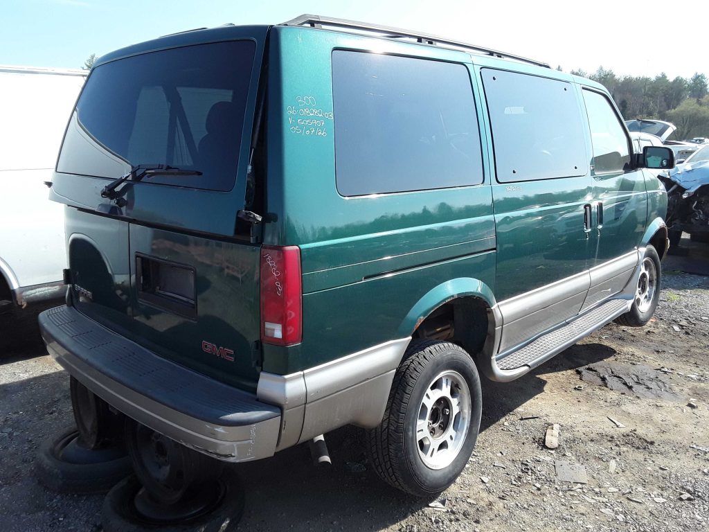 GMC SAFARI 2003