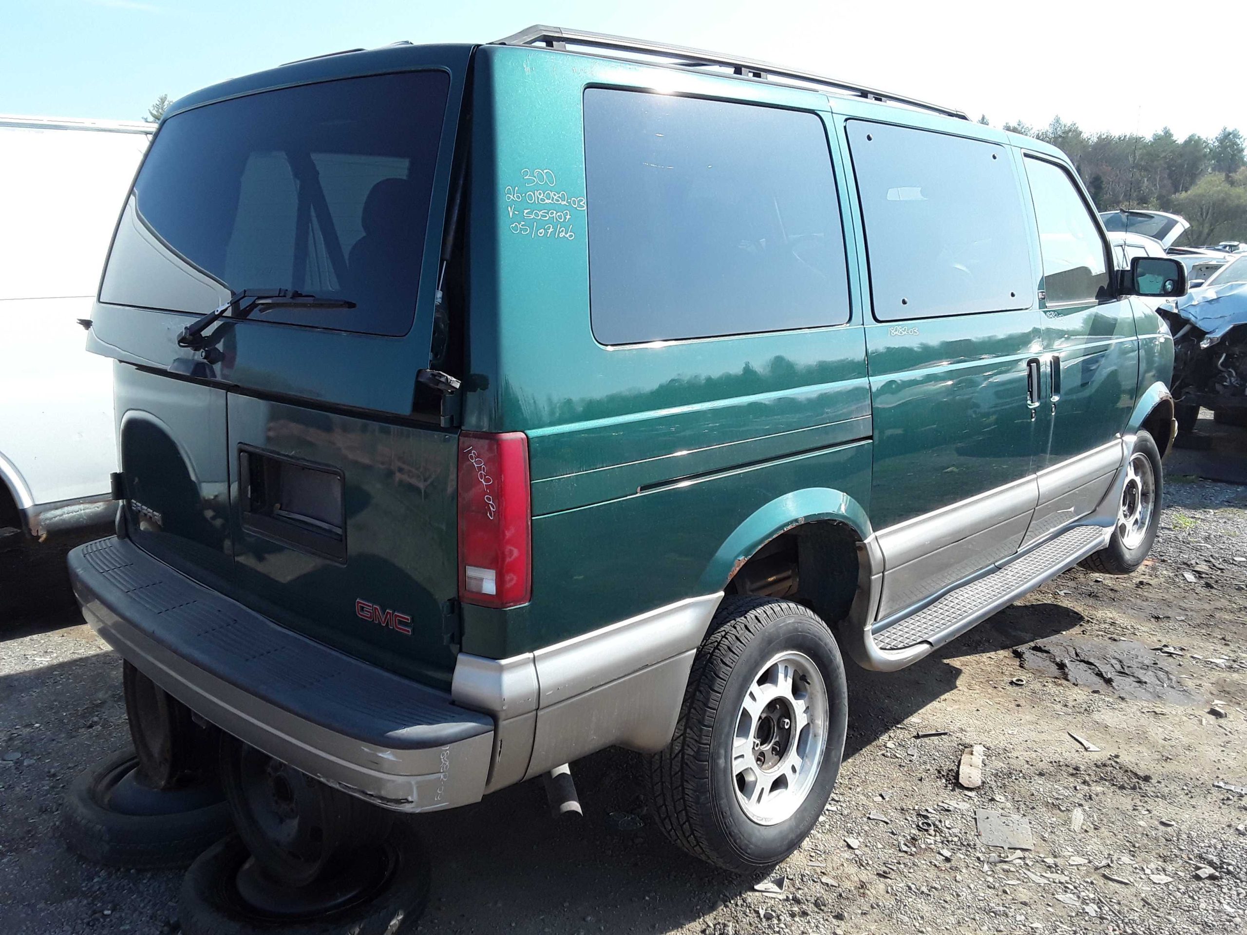 GMC SAFARI 2003