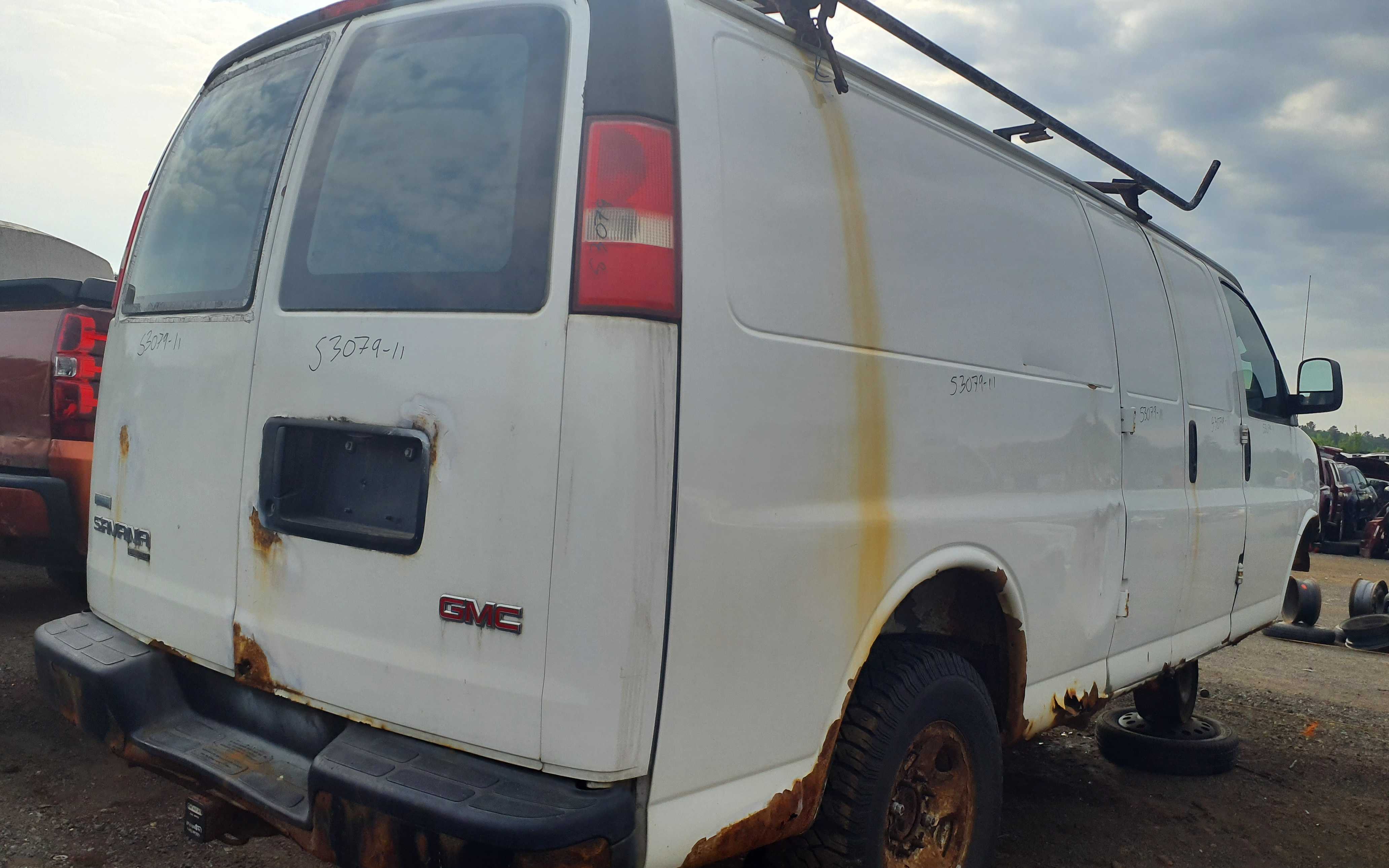 GMC SAVANA CARGO 2011