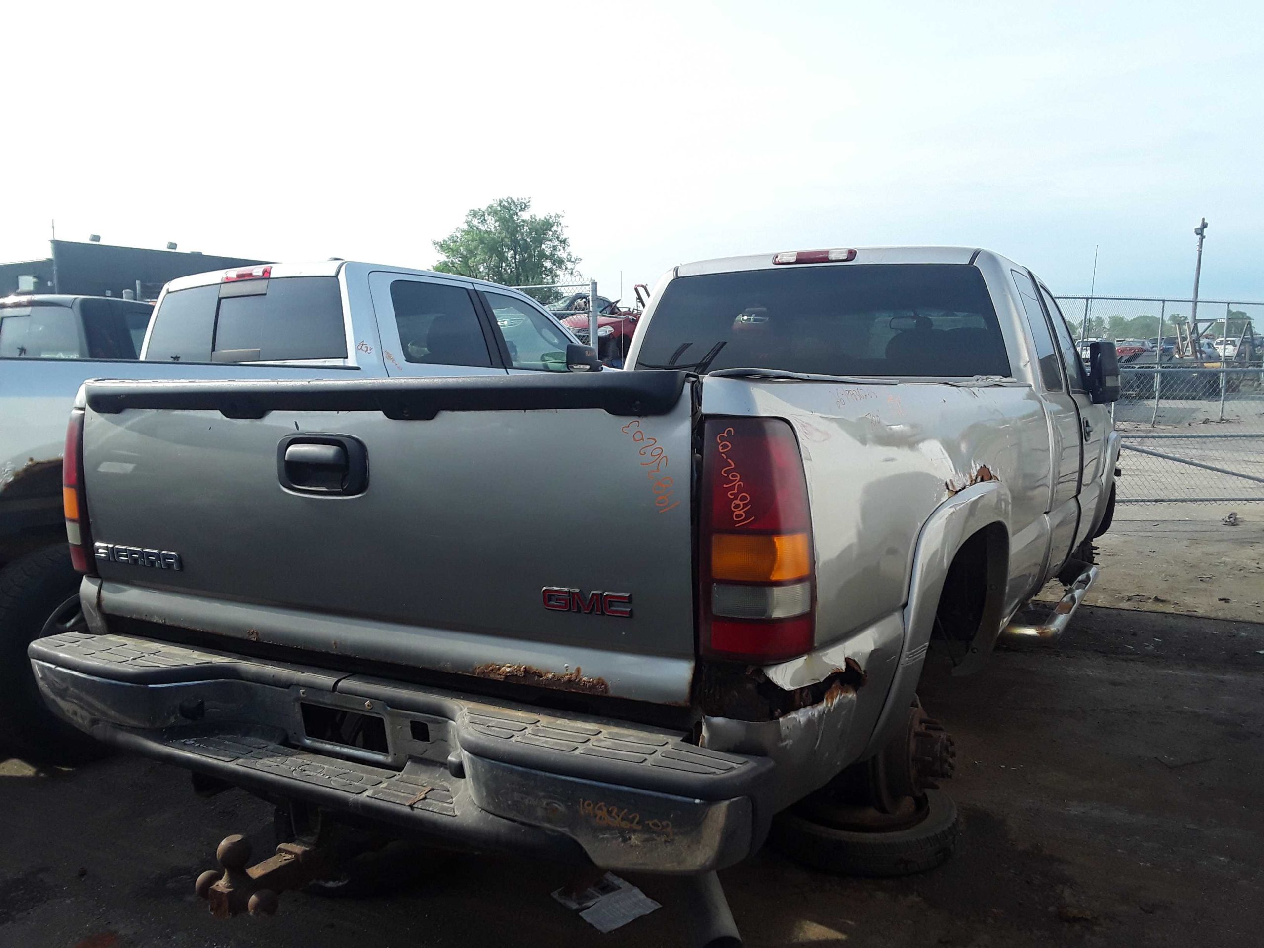 GMC SIERRA 2500 2003