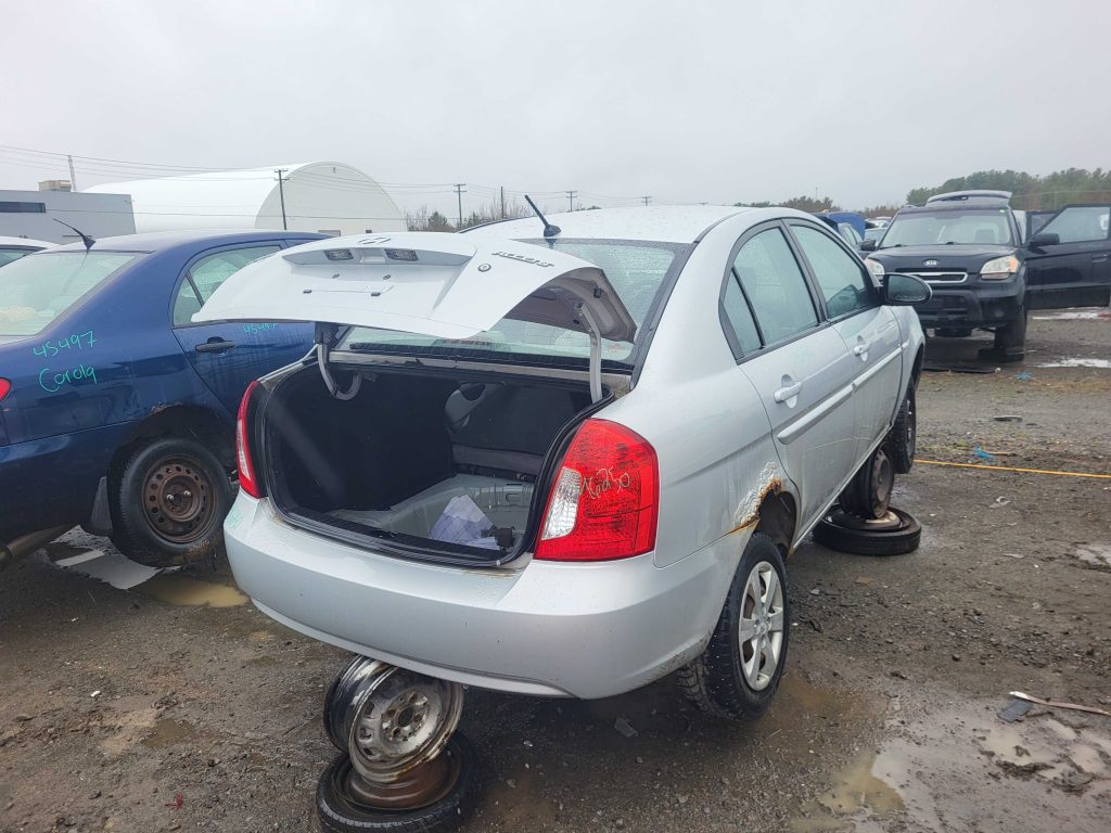 HYUNDAI ACCENT 2009