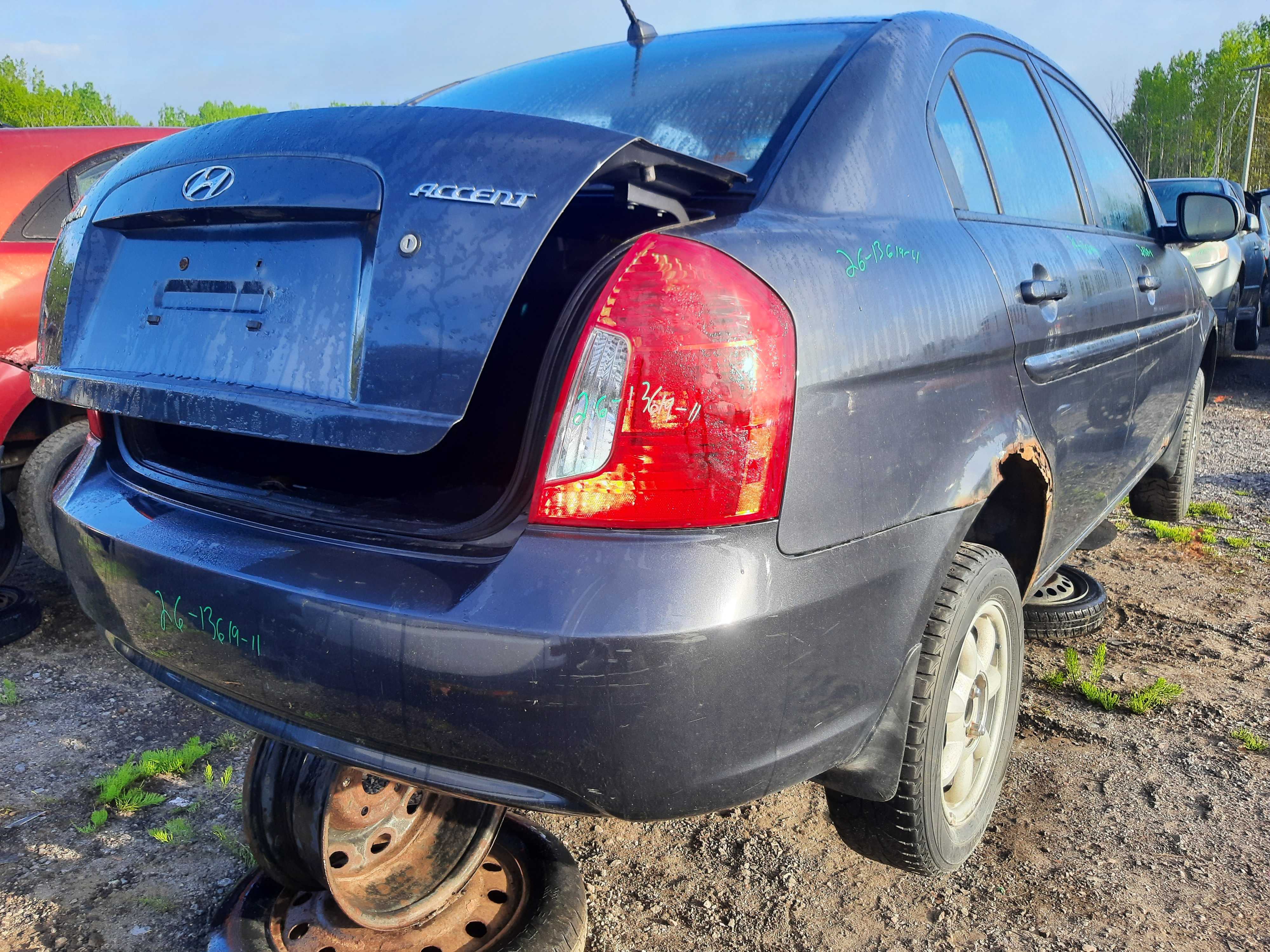 HYUNDAI ACCENT 2011