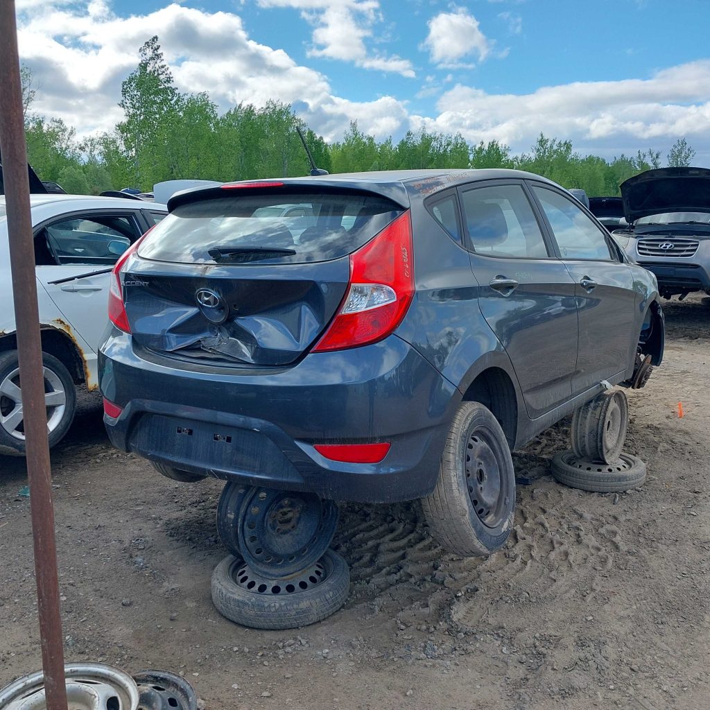 HYUNDAI ACCENT 2012