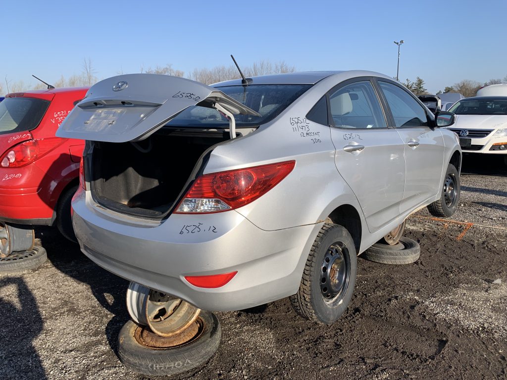 HYUNDAI ACCENT 2012