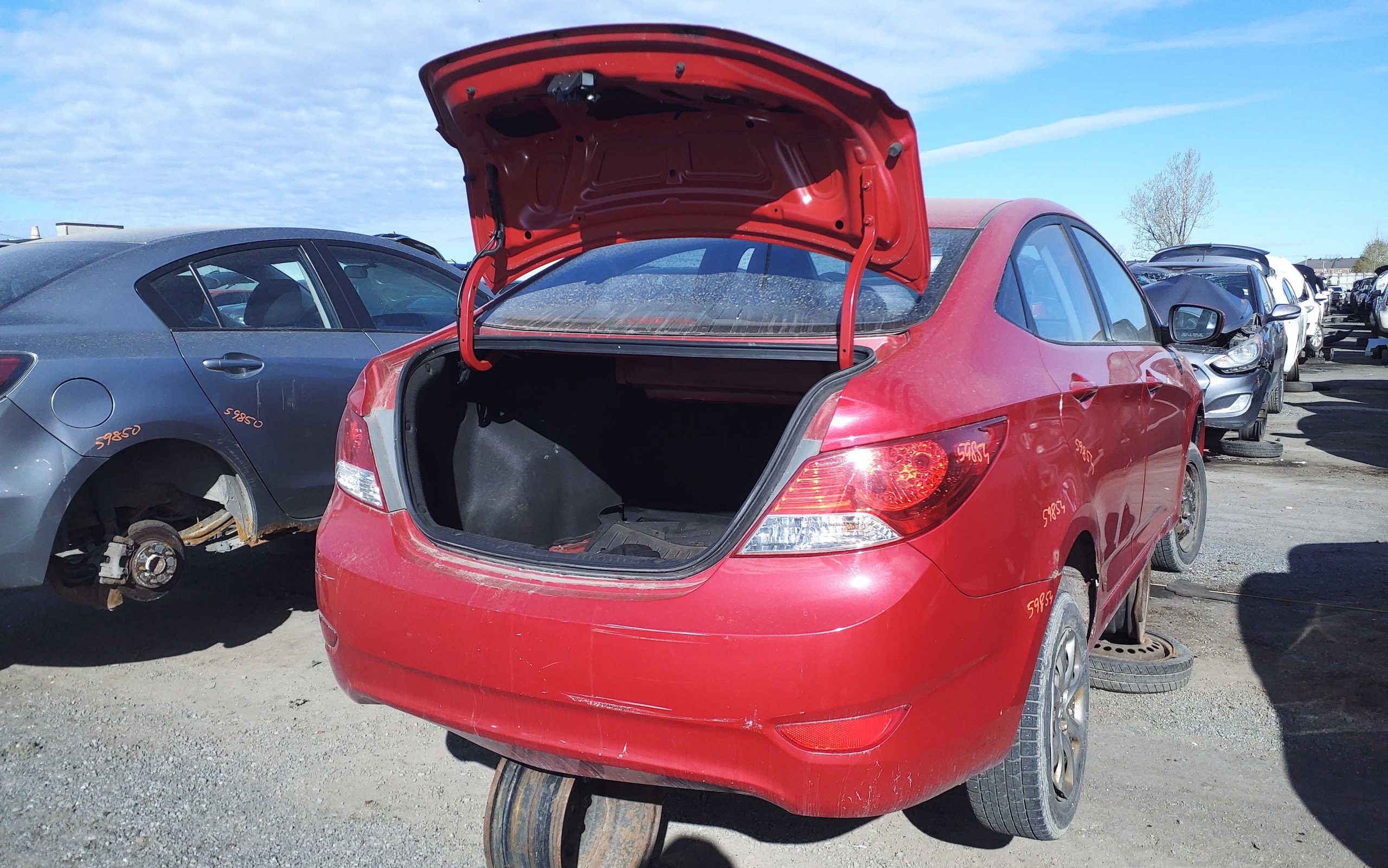 HYUNDAI ACCENT 2012