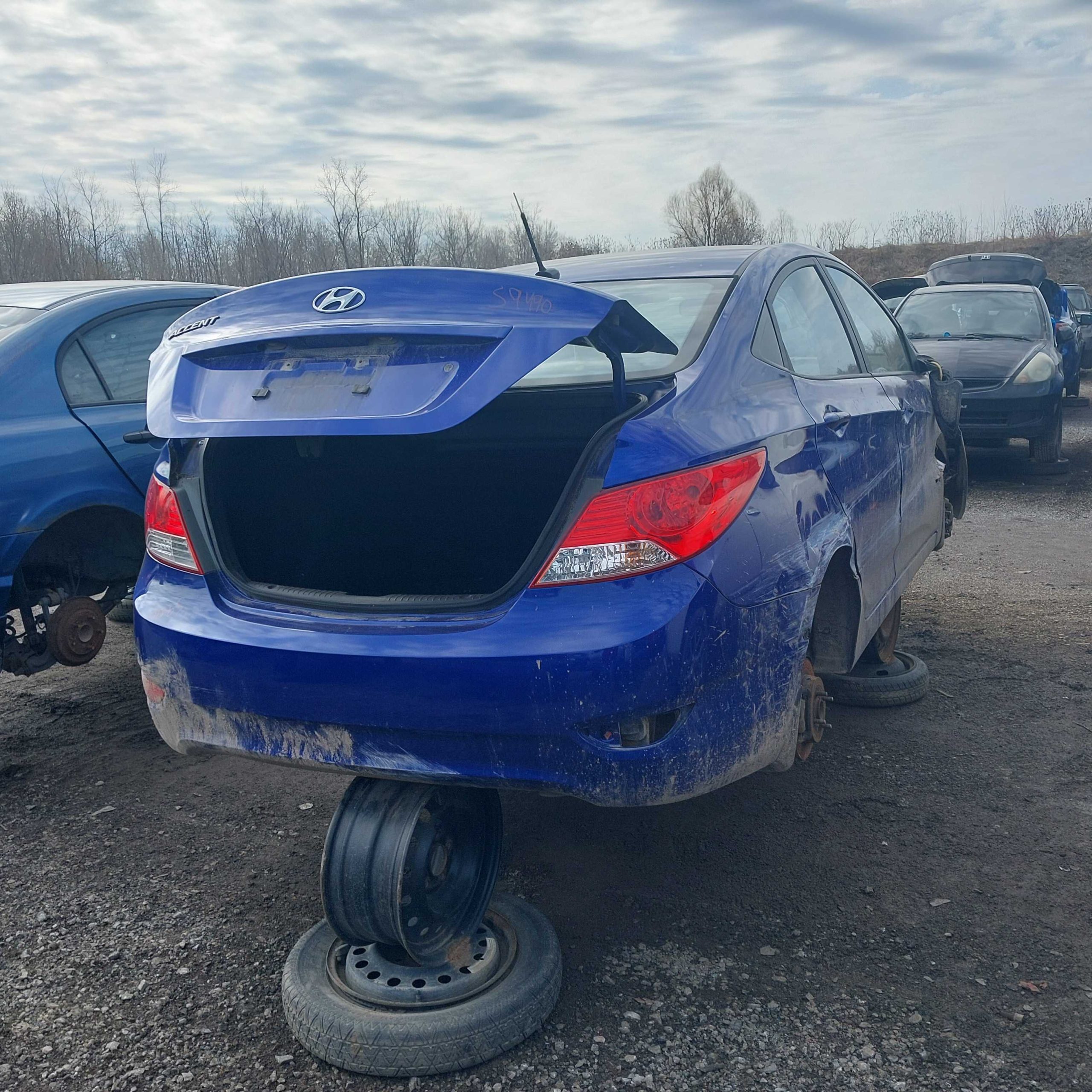 HYUNDAI ACCENT 2012