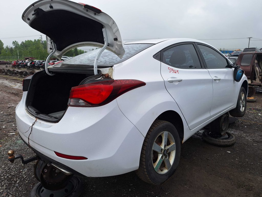 HYUNDAI ELANTRA 2015