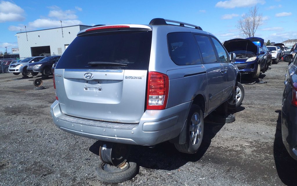 HYUNDAI ENTOURAGE 2007