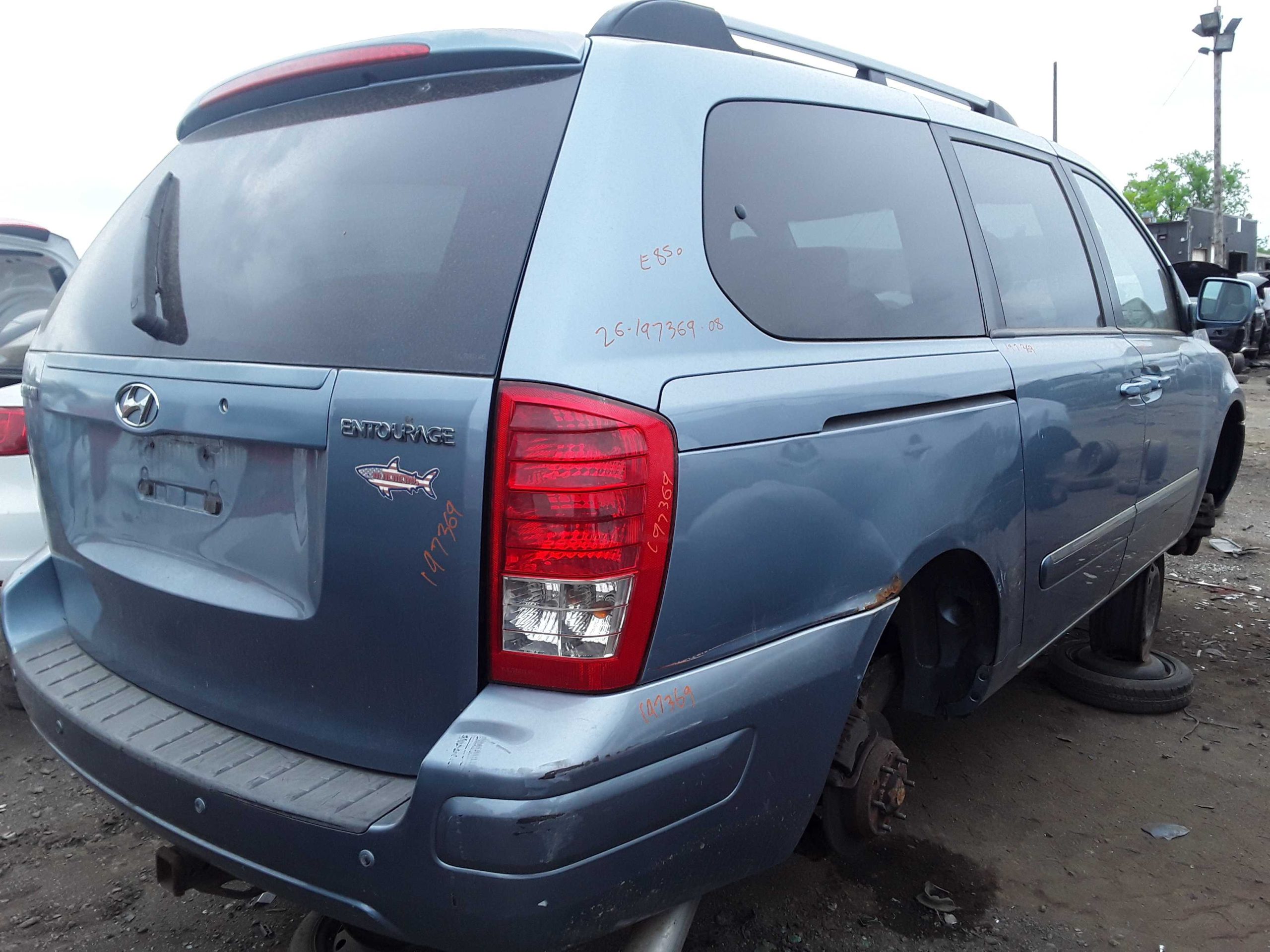 HYUNDAI ENTOURAGE 2008