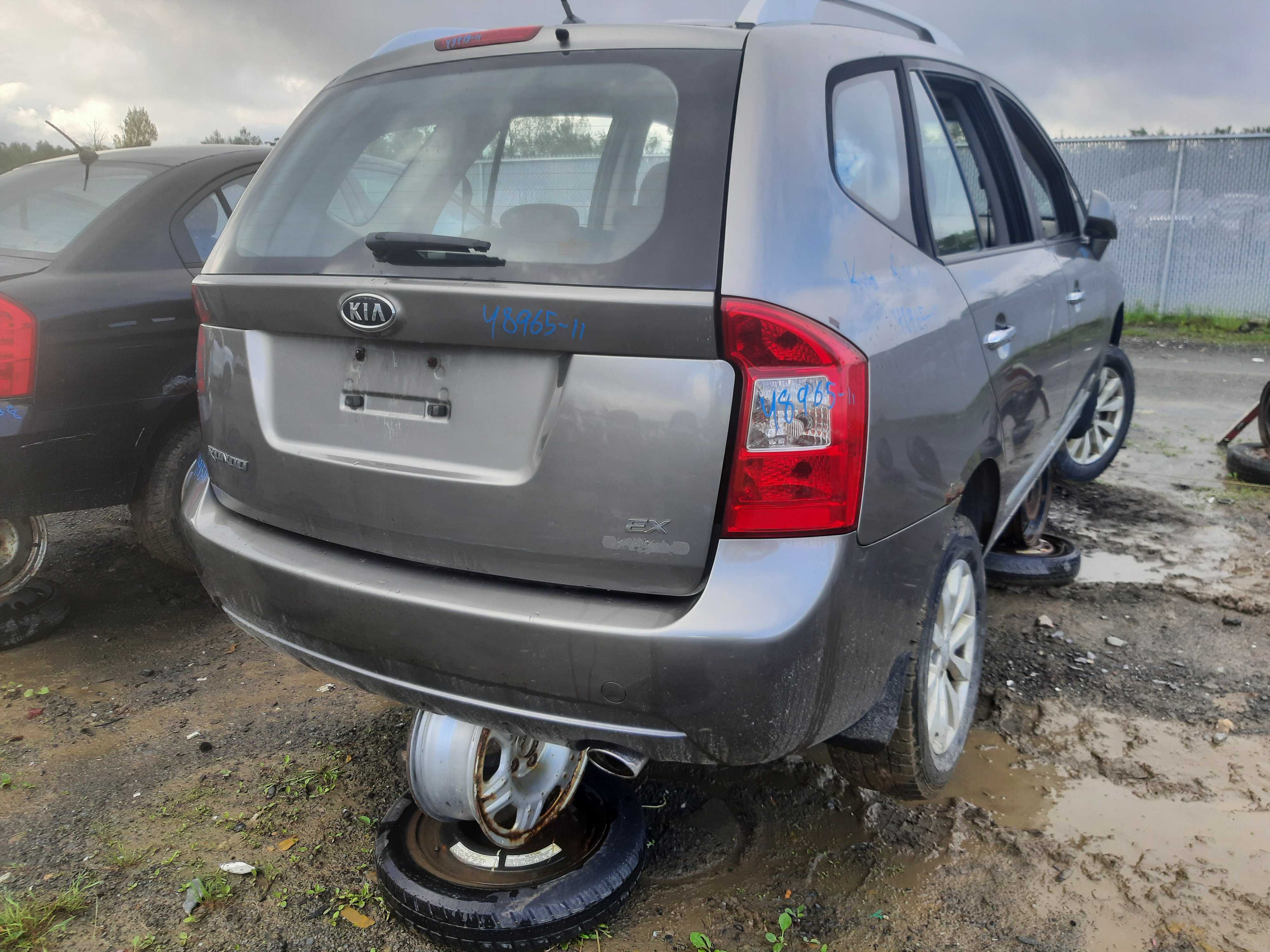 KIA RONDO 2011