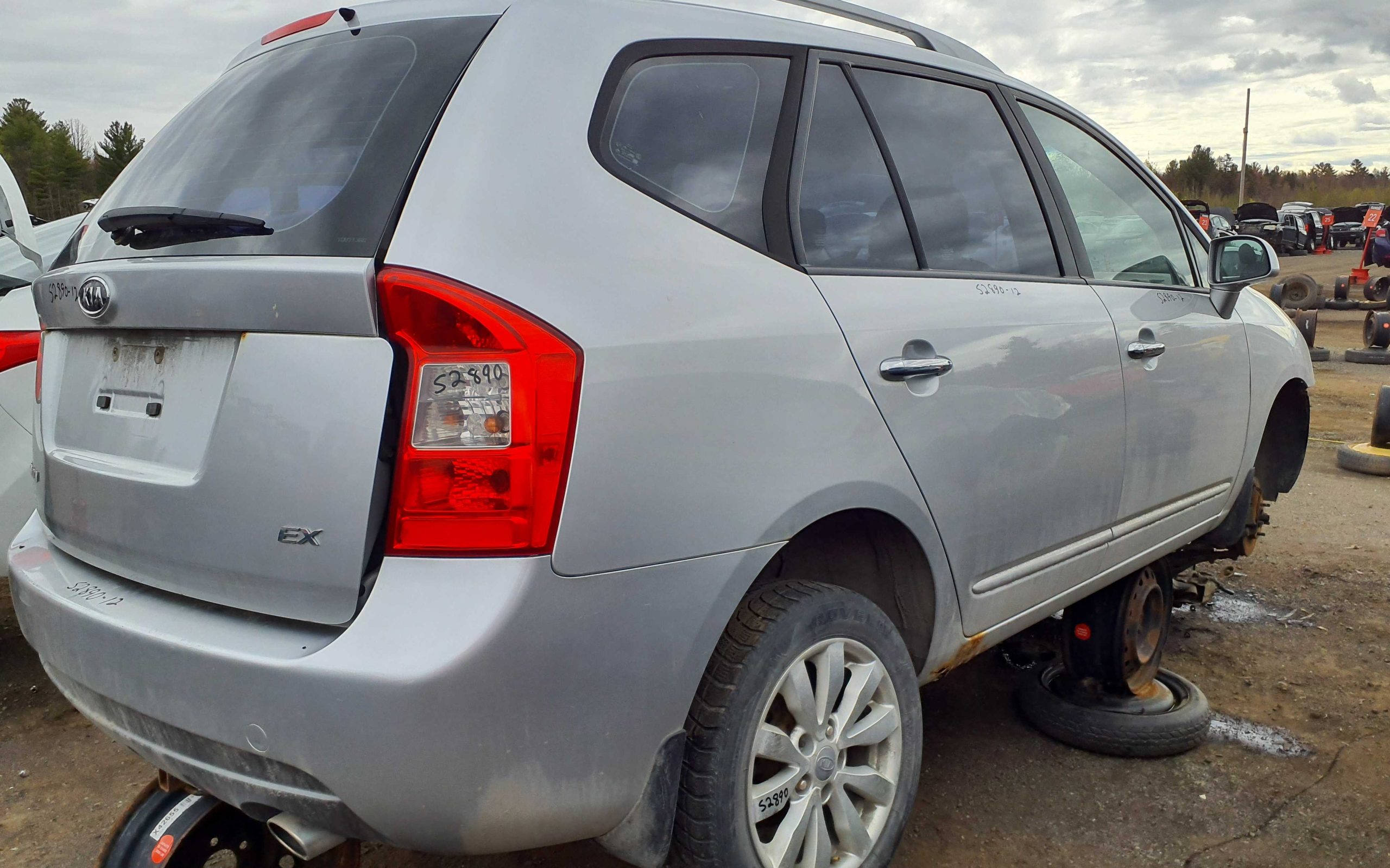 KIA RONDO 2012