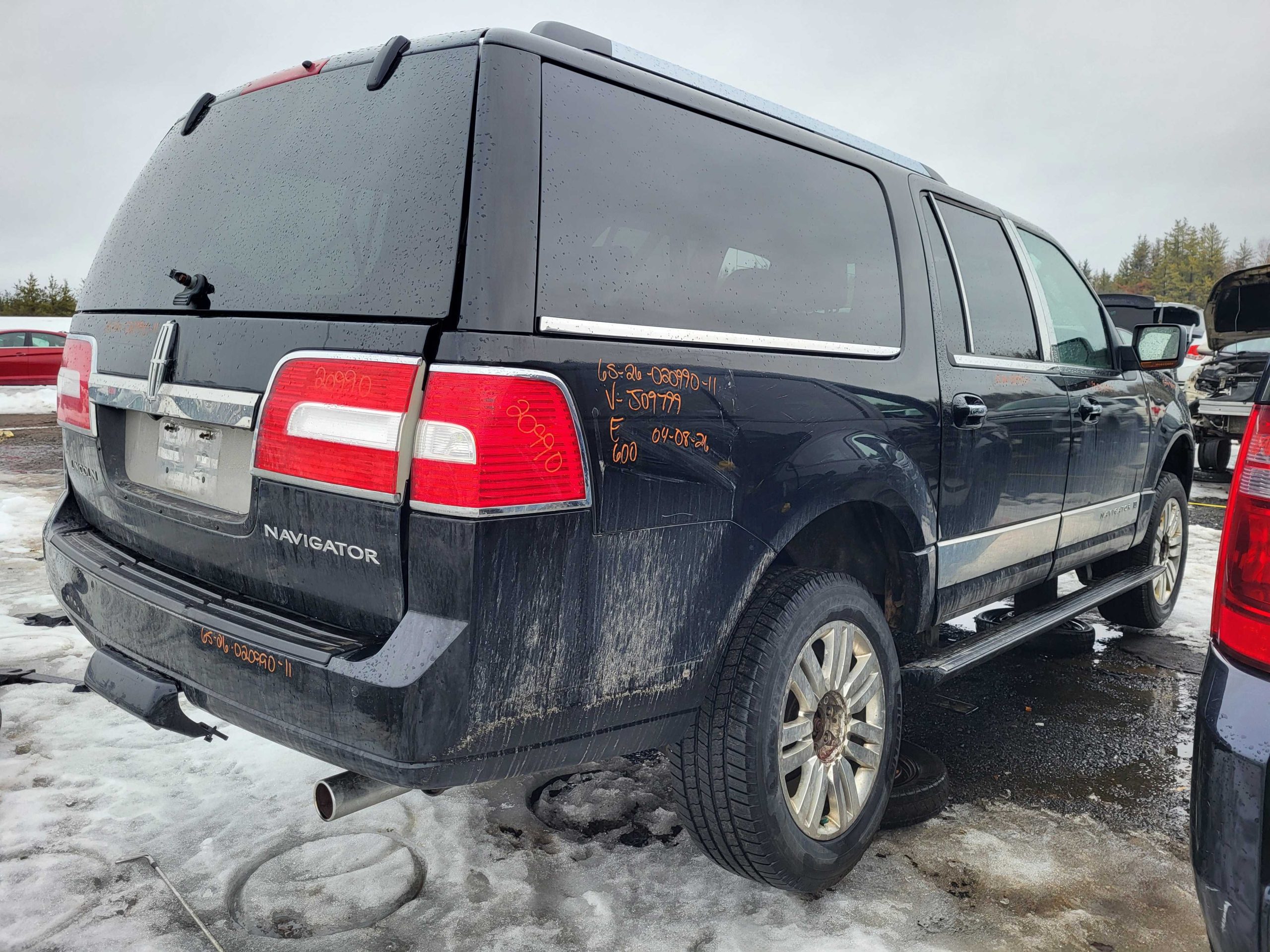 LINCOLN NAVIGATOR 2011