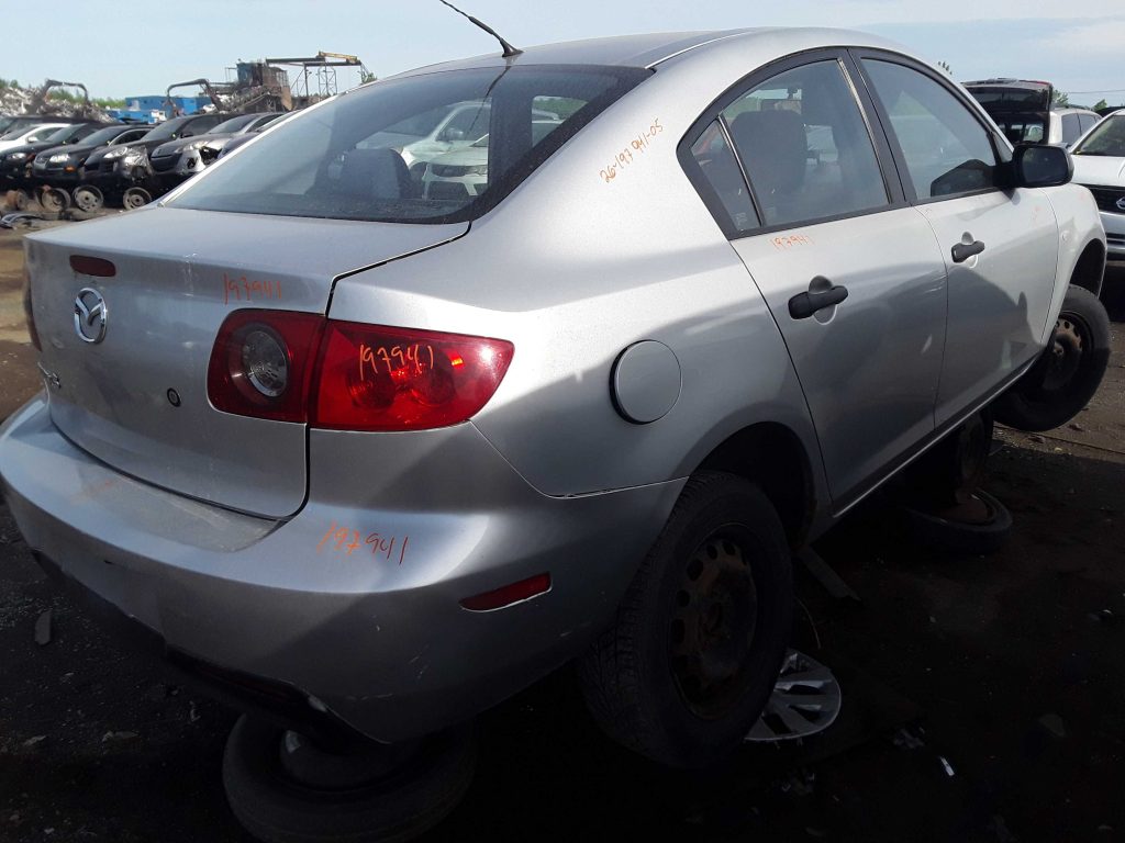 MAZDA MAZDA3 2005