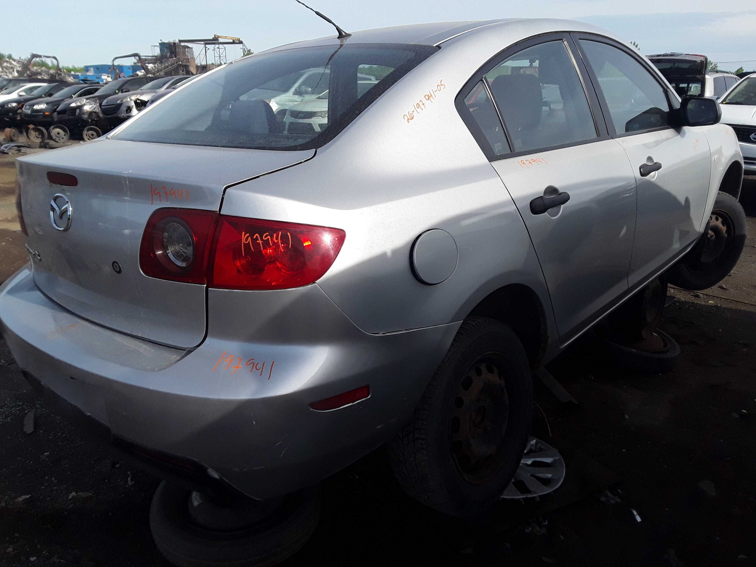 MAZDA MAZDA3 2005
