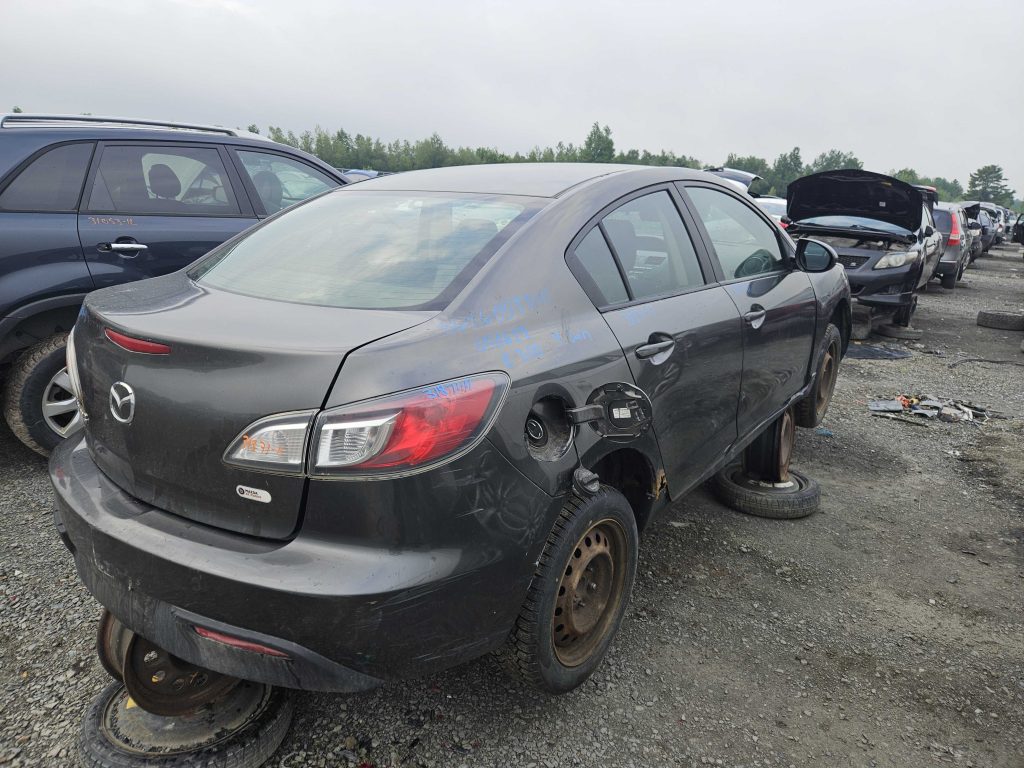 MAZDA MAZDA3 2011