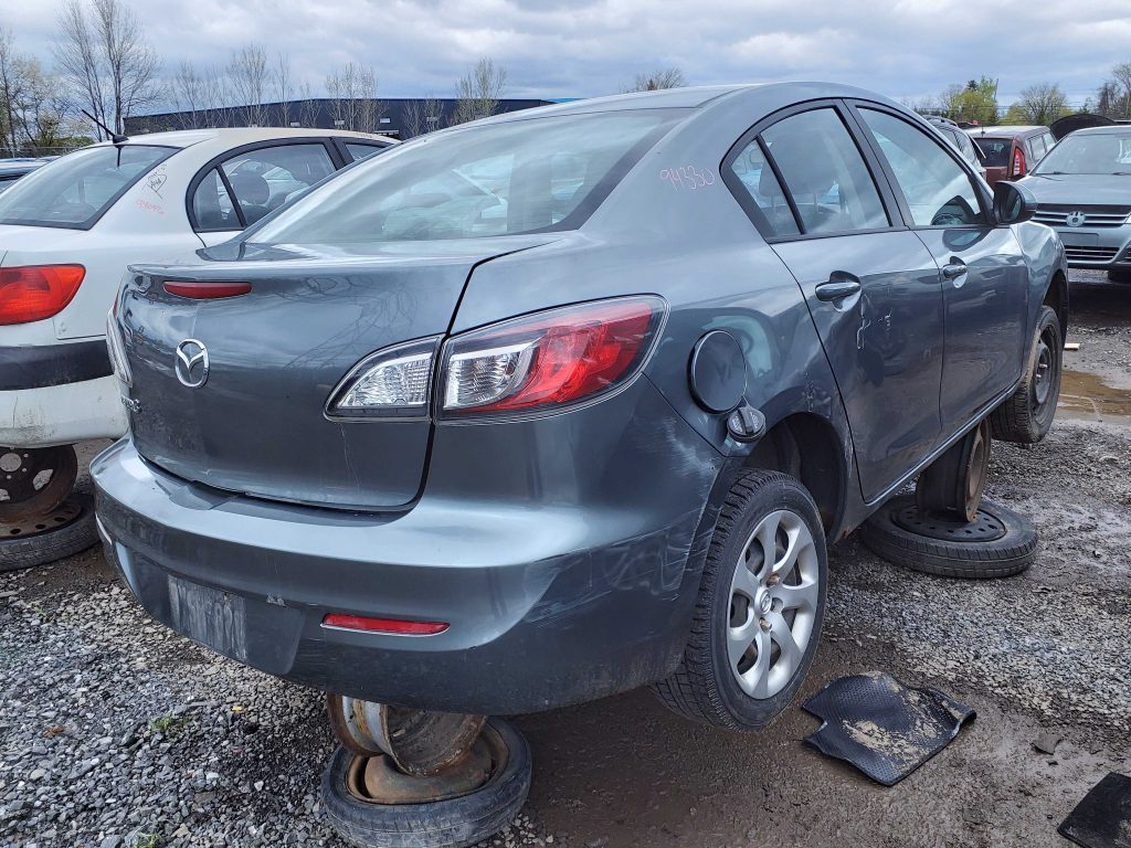 MAZDA MAZDA3 2012