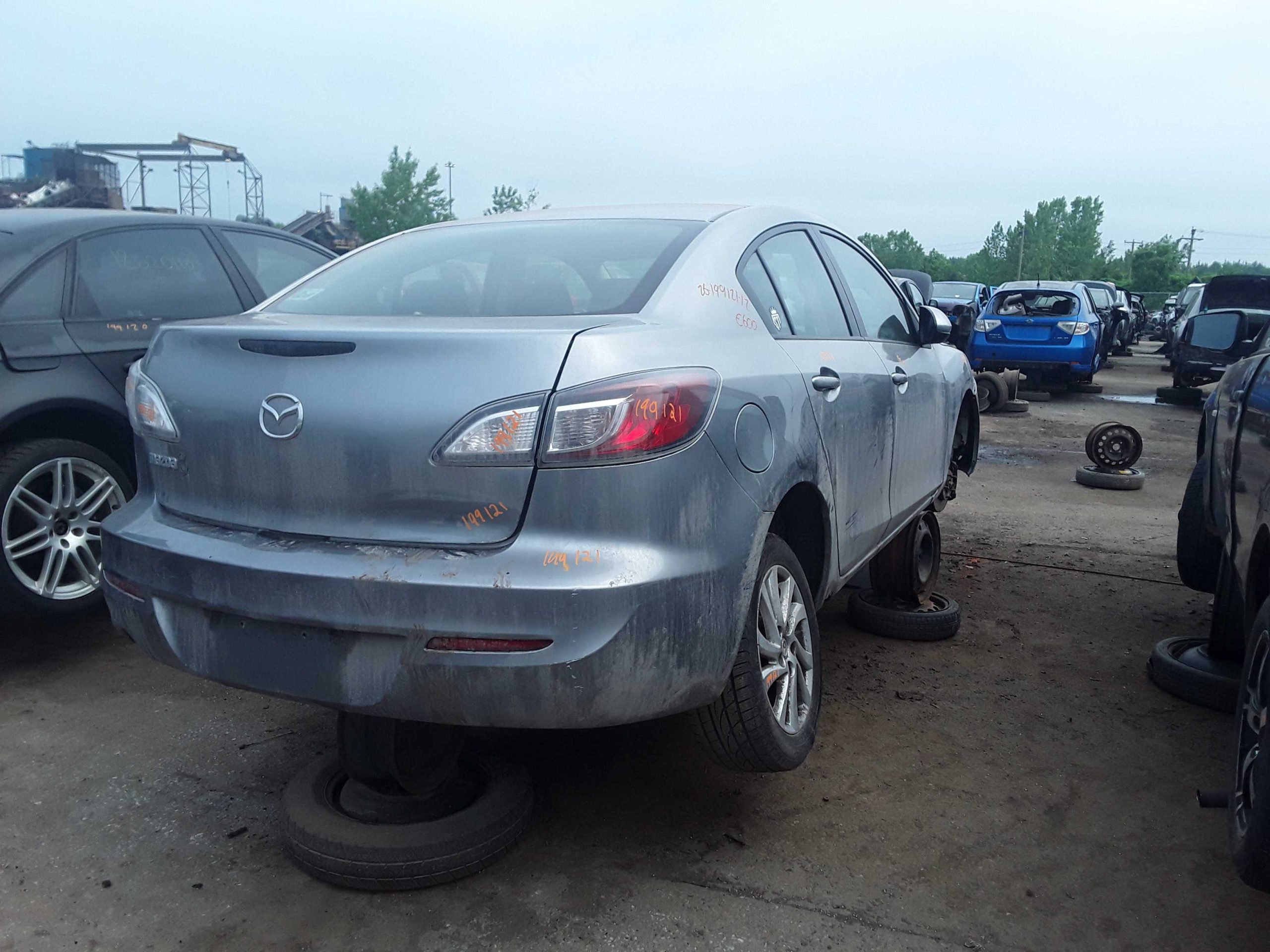 MAZDA MAZDA3 2012