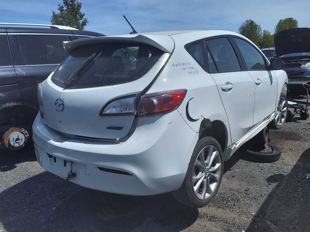 MAZDA MAZDA3 2013