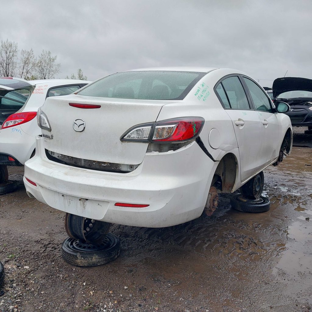 MAZDA MAZDA3 2013