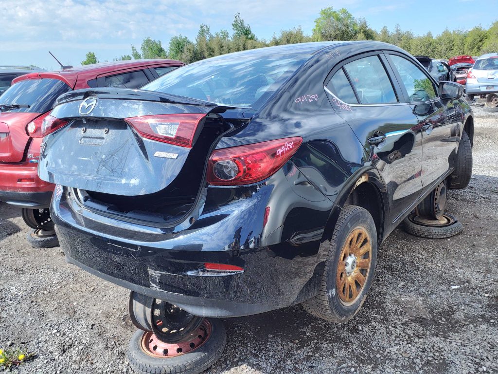 MAZDA MAZDA3 2015