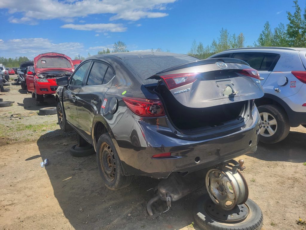 MAZDA MAZDA3 2015