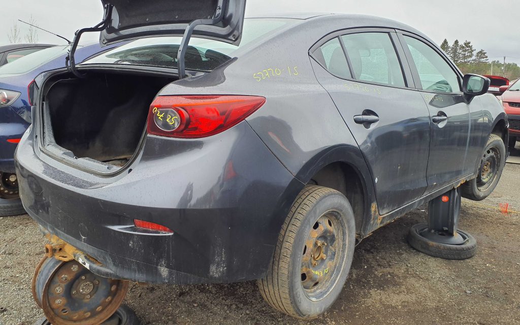 MAZDA MAZDA3 2015