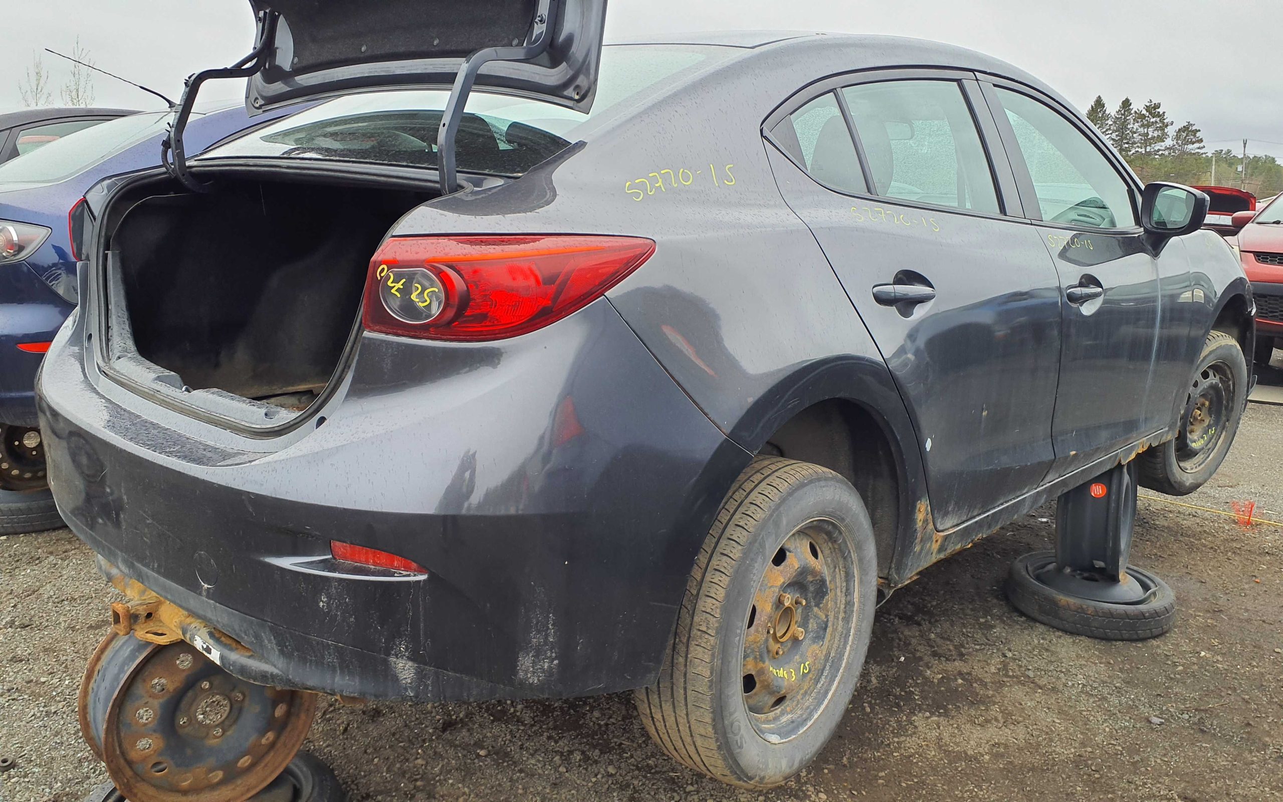 MAZDA MAZDA3 2015