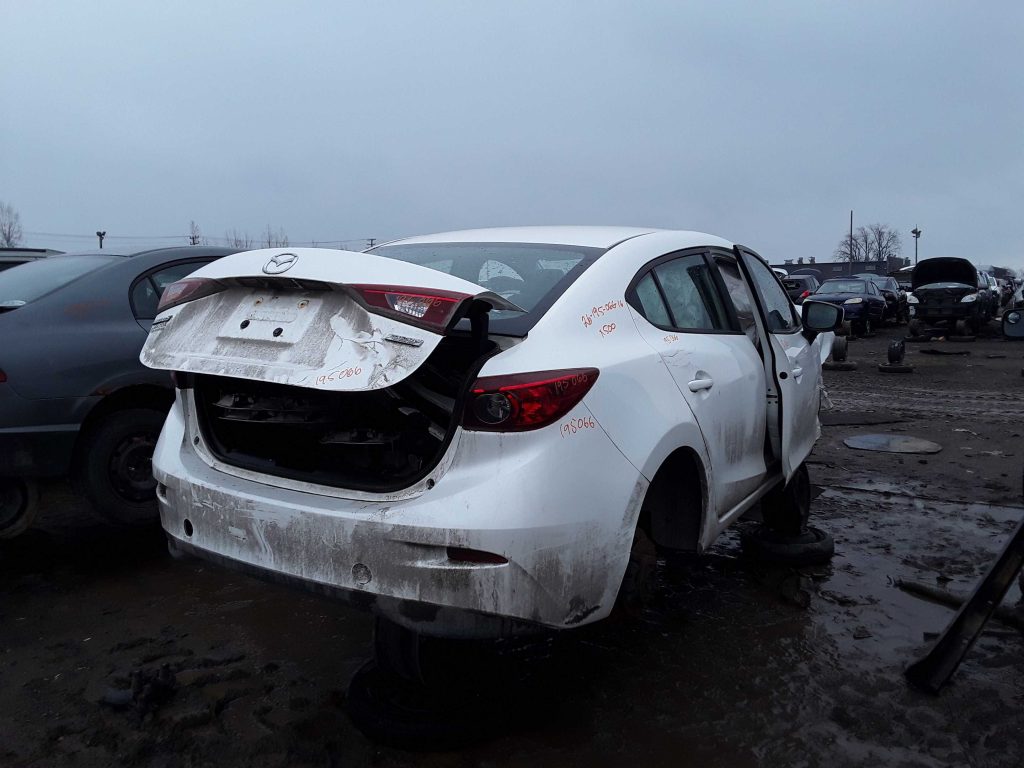 MAZDA MAZDA3 2016