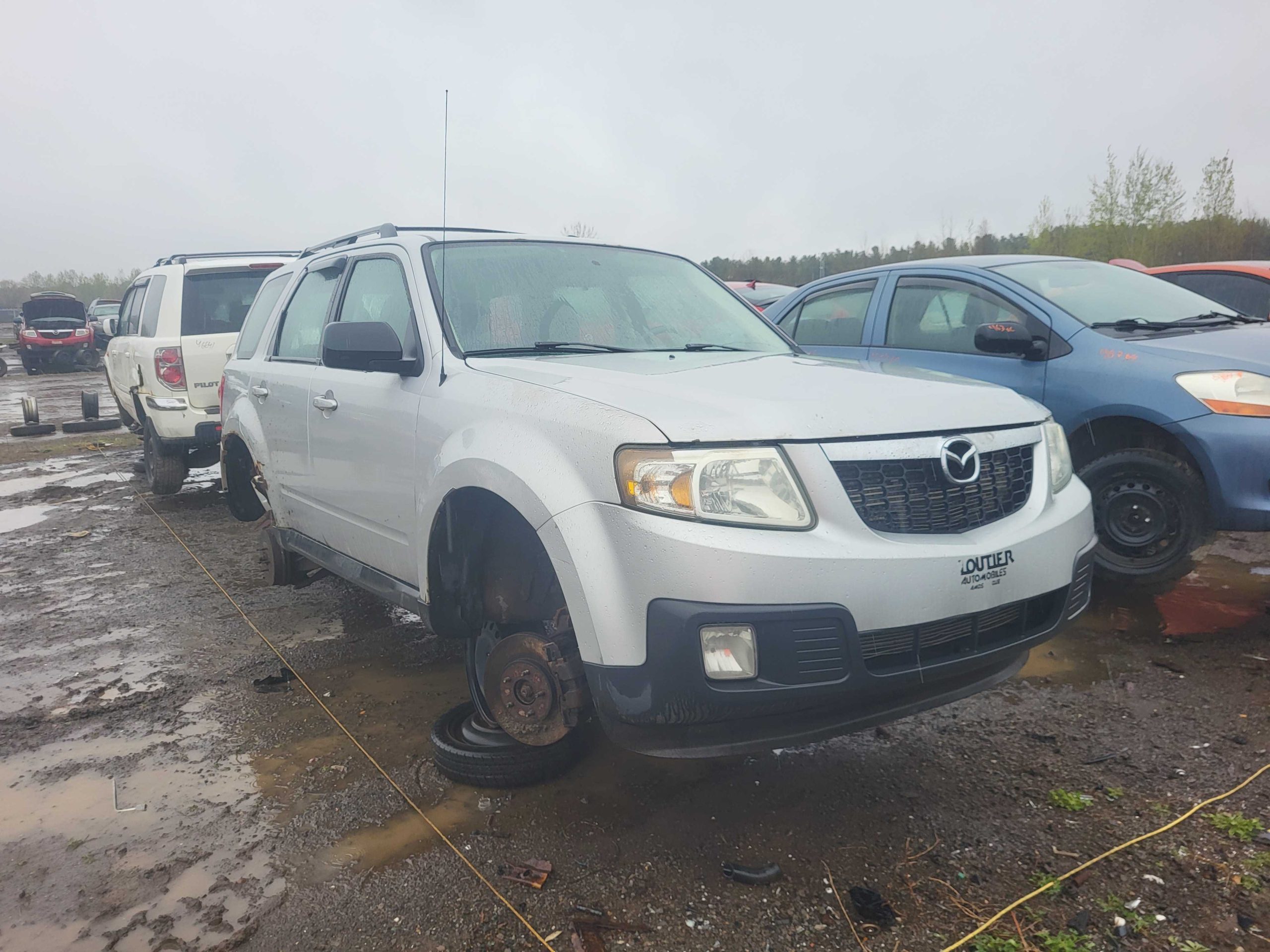 MAZDA TRIBUTE 2009