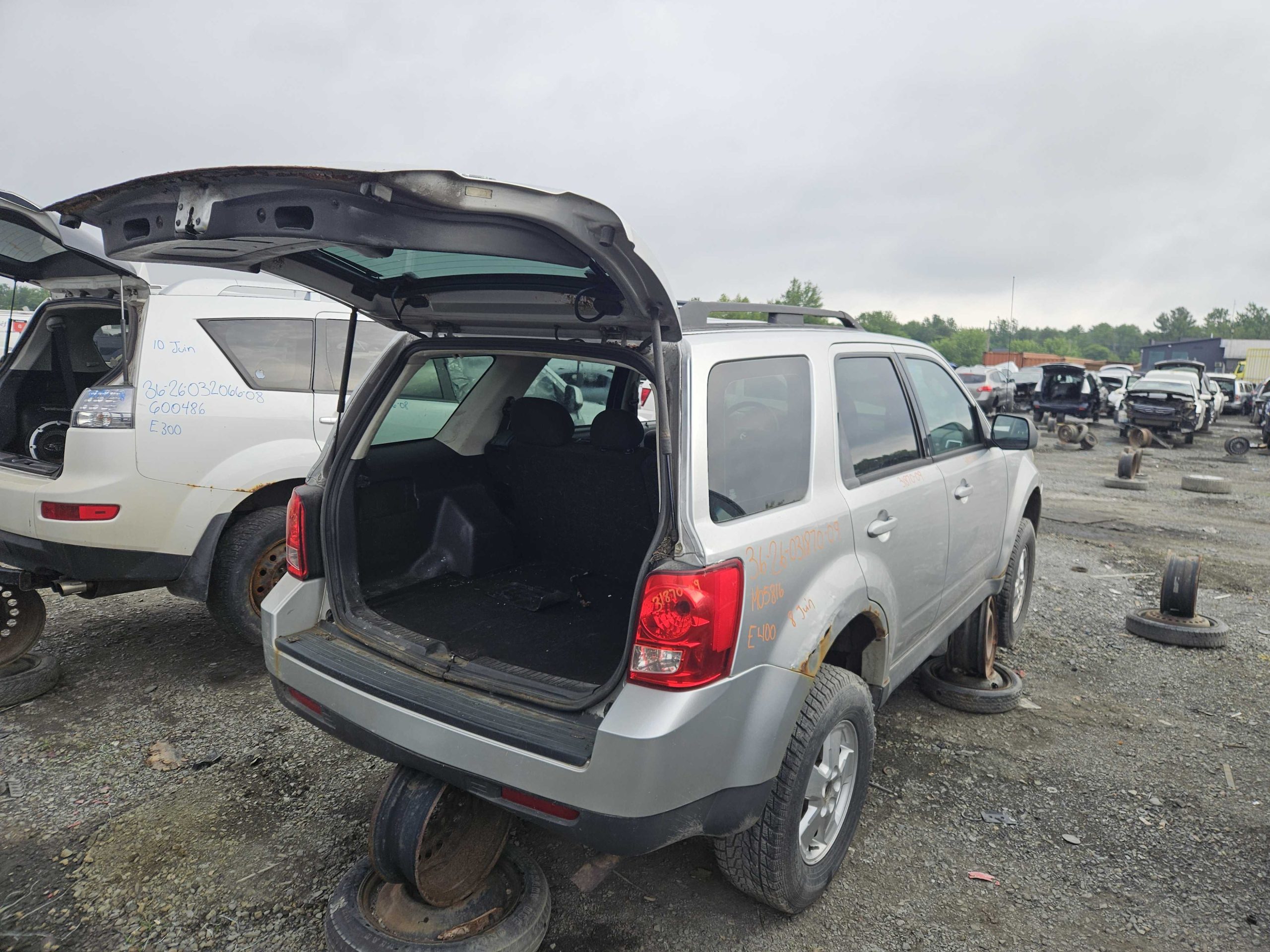 MAZDA TRIBUTE 2009