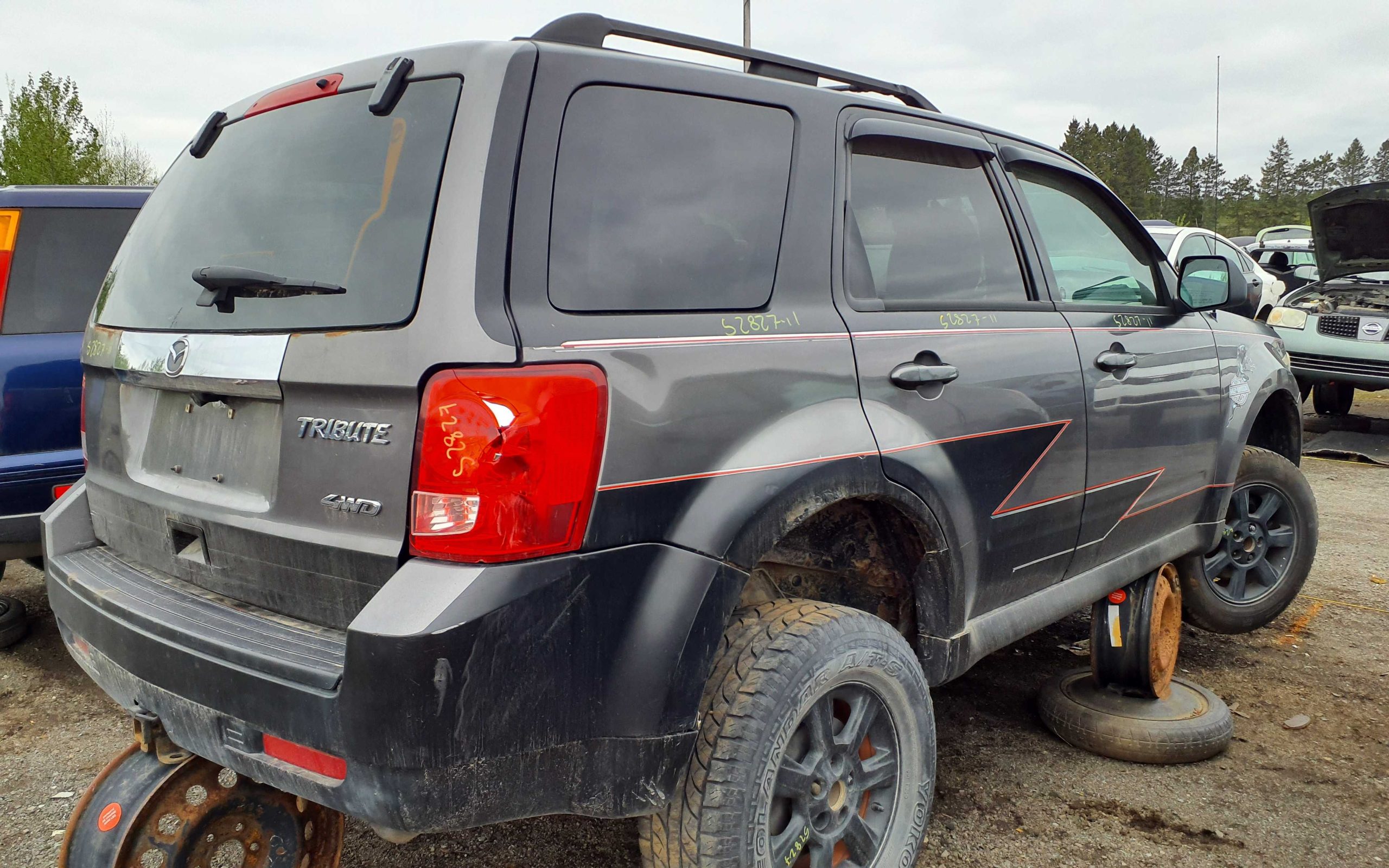 MAZDA TRIBUTE 2011